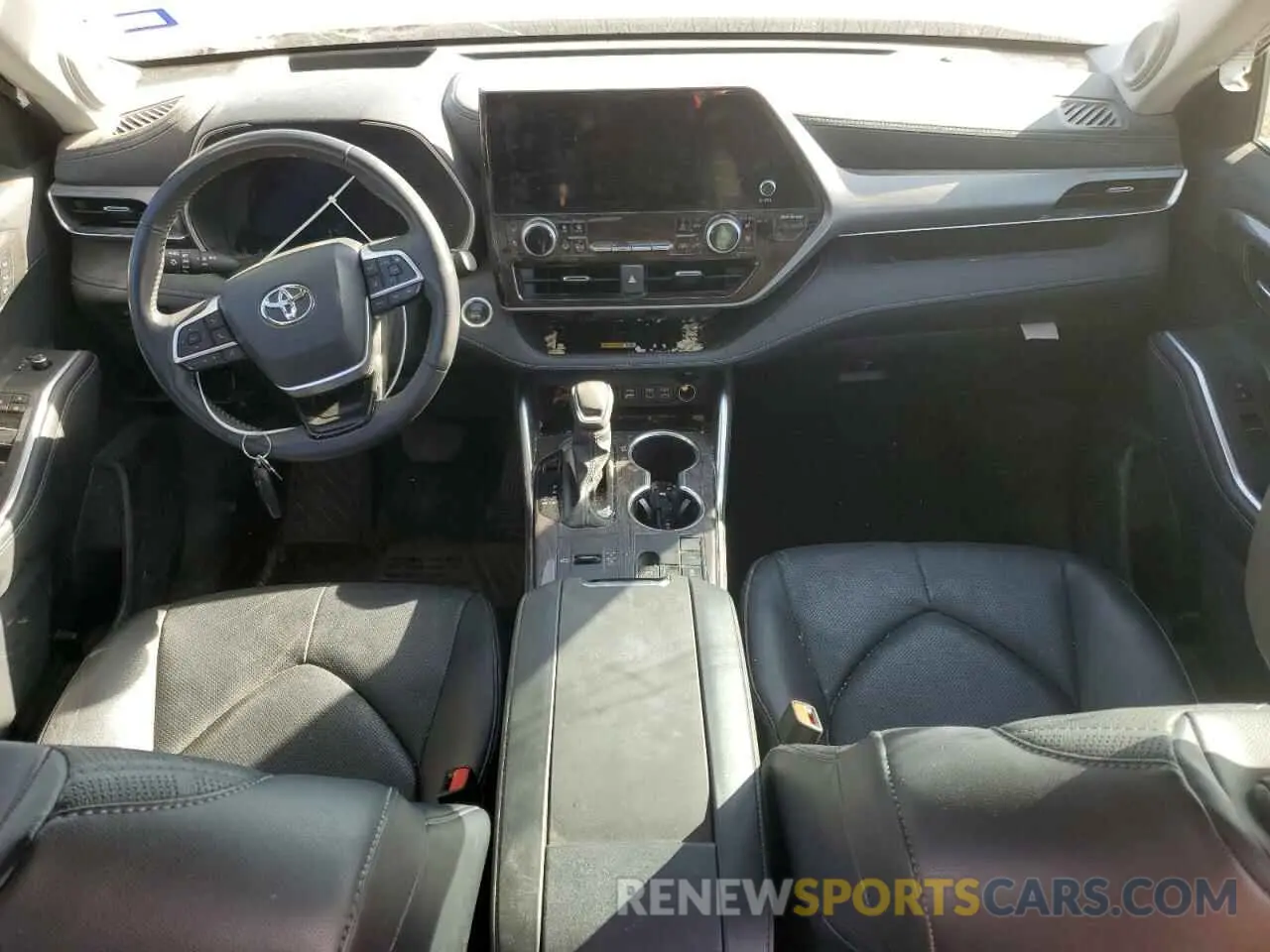 8 fotografías del automóvil dañado 5TDKDRAHXRS538222 TOYOTA HIGHLANDER 2024