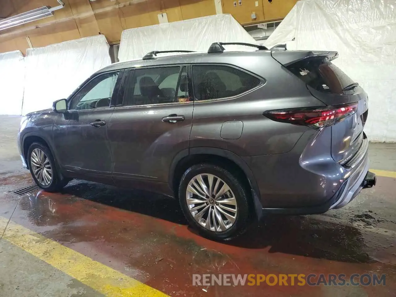 2 fotografías del automóvil dañado 5TDKDRBH1RS528497 TOYOTA HIGHLANDER 2024