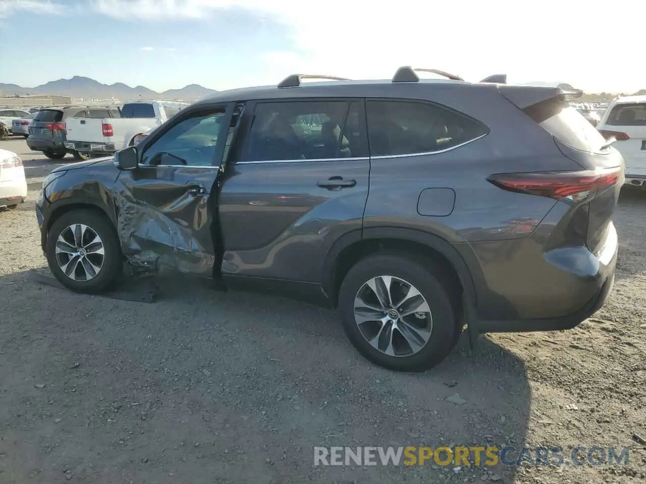 2 fotografías del automóvil dañado 5TDKDRBH2RS541825 TOYOTA HIGHLANDER 2024