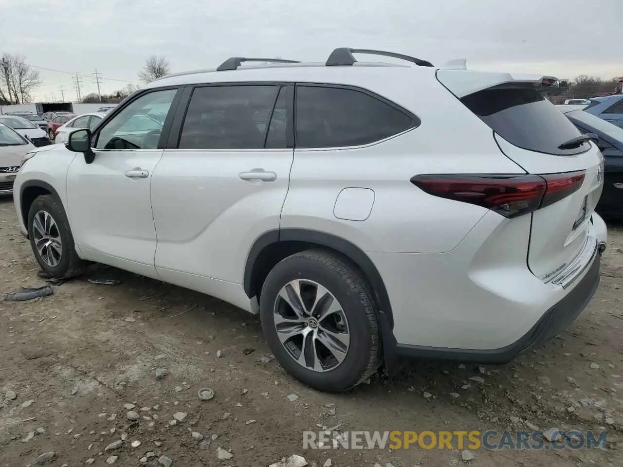 2 fotografías del automóvil dañado 5TDKDRBH2RS542778 TOYOTA HIGHLANDER 2024