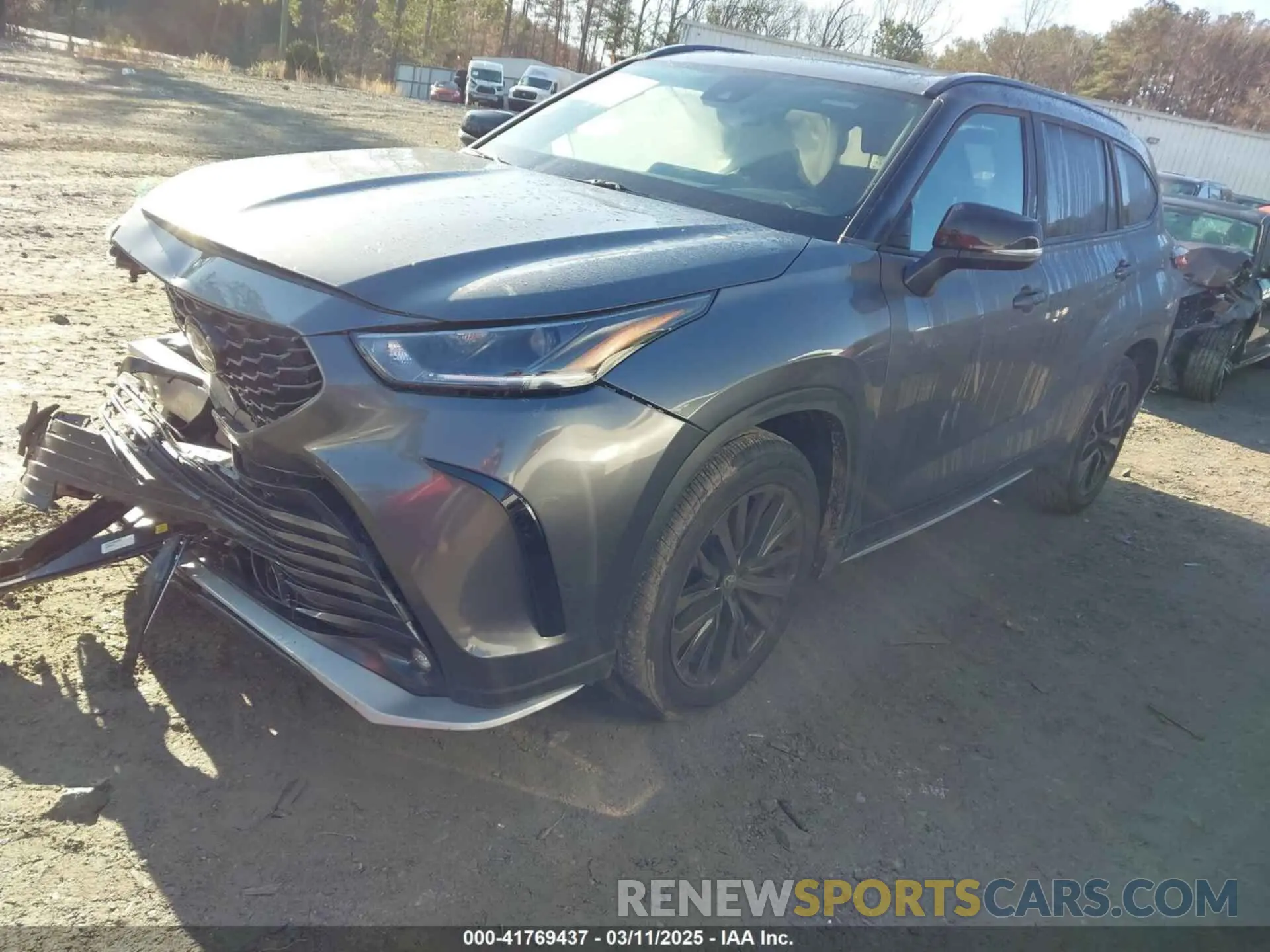 2 fotografías del automóvil dañado 5TDKDRBH3RS531823 TOYOTA HIGHLANDER 2024
