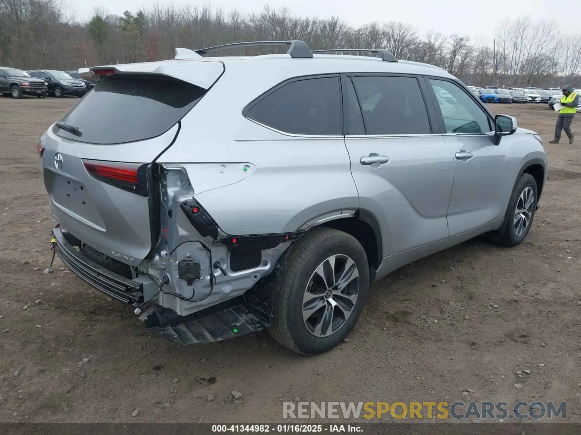 4 fotografías del automóvil dañado 5TDKDRBH3RS532227 TOYOTA HIGHLANDER 2024