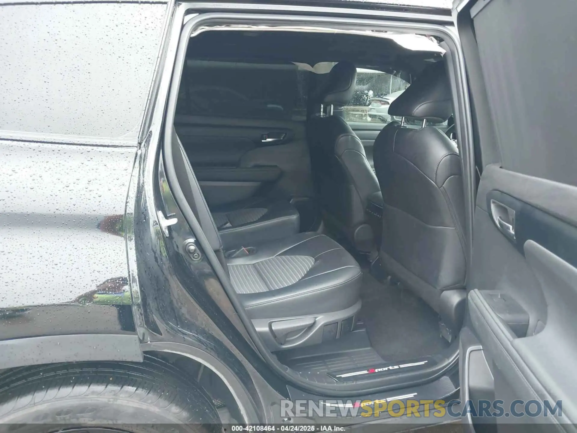 8 fotografías del automóvil dañado 5TDKDRBH3RS537184 TOYOTA HIGHLANDER 2024
