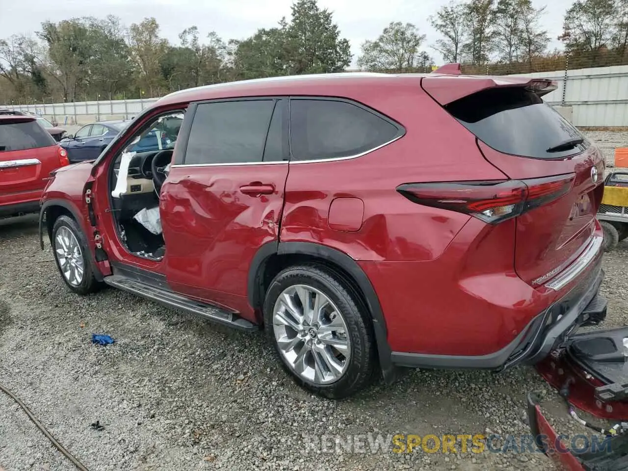 2 fotografías del automóvil dañado 5TDKDRBH3RS550288 TOYOTA HIGHLANDER 2024