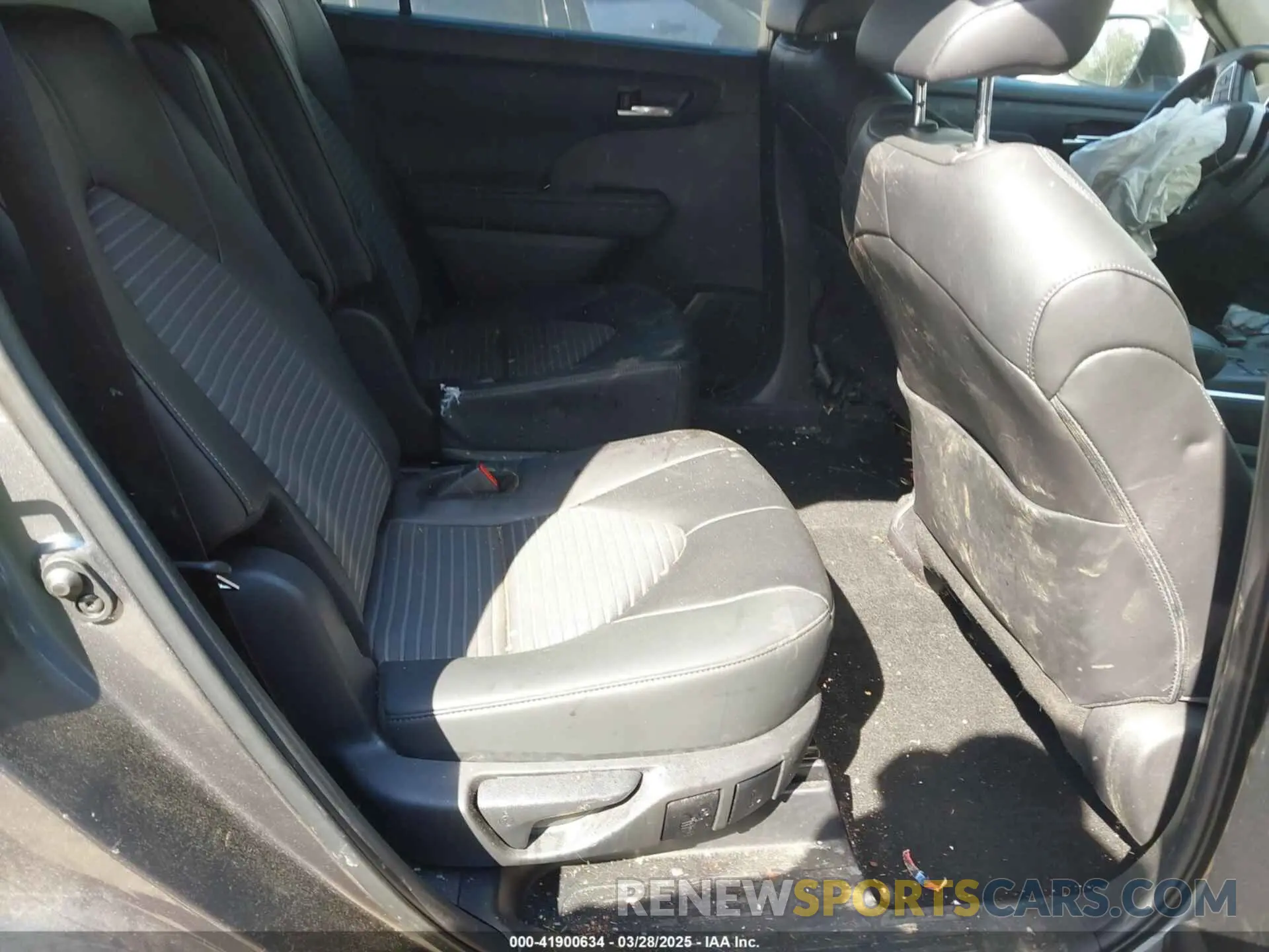 8 fotografías del automóvil dañado 5TDKDRBH4RS530311 TOYOTA HIGHLANDER 2024