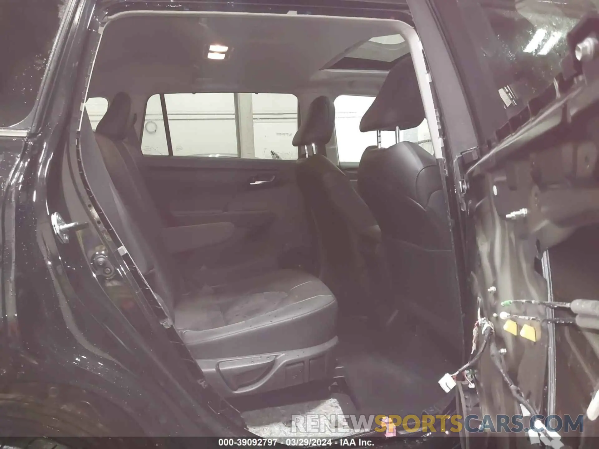 8 fotografías del automóvil dañado 5TDKDRBH4RS539817 TOYOTA HIGHLANDER 2024