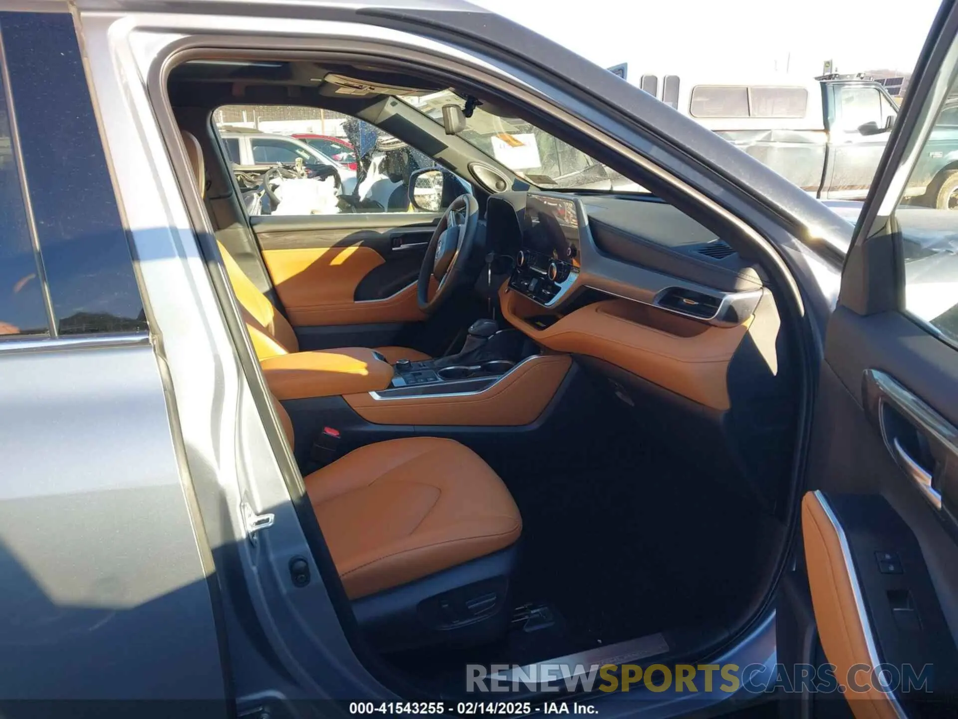 5 fotografías del automóvil dañado 5TDKDRBH5RS529572 TOYOTA HIGHLANDER 2024