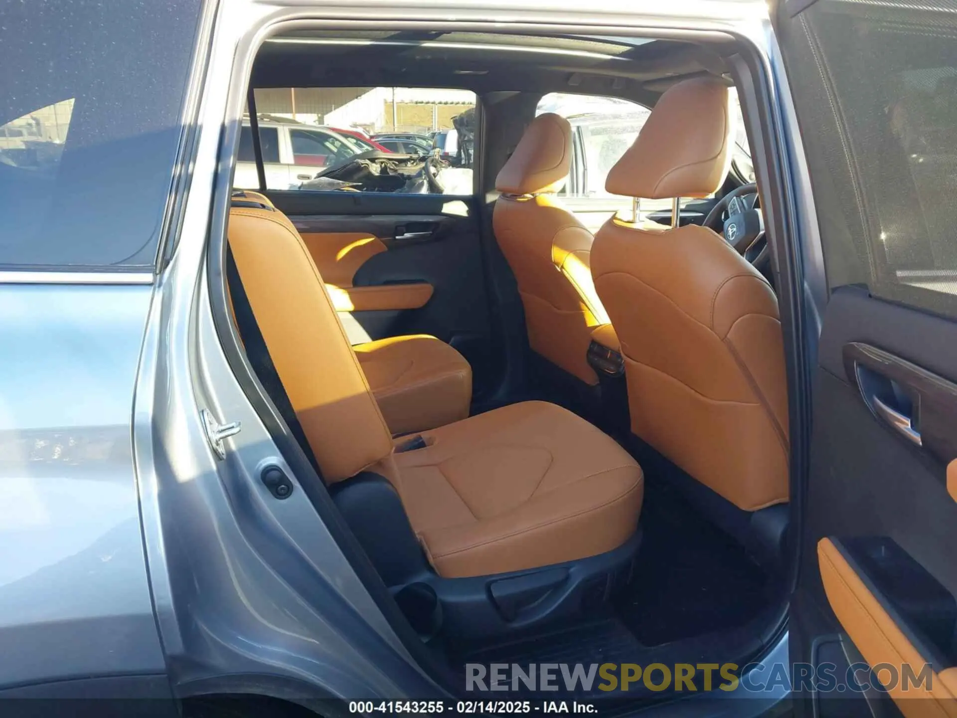 8 fotografías del automóvil dañado 5TDKDRBH5RS529572 TOYOTA HIGHLANDER 2024