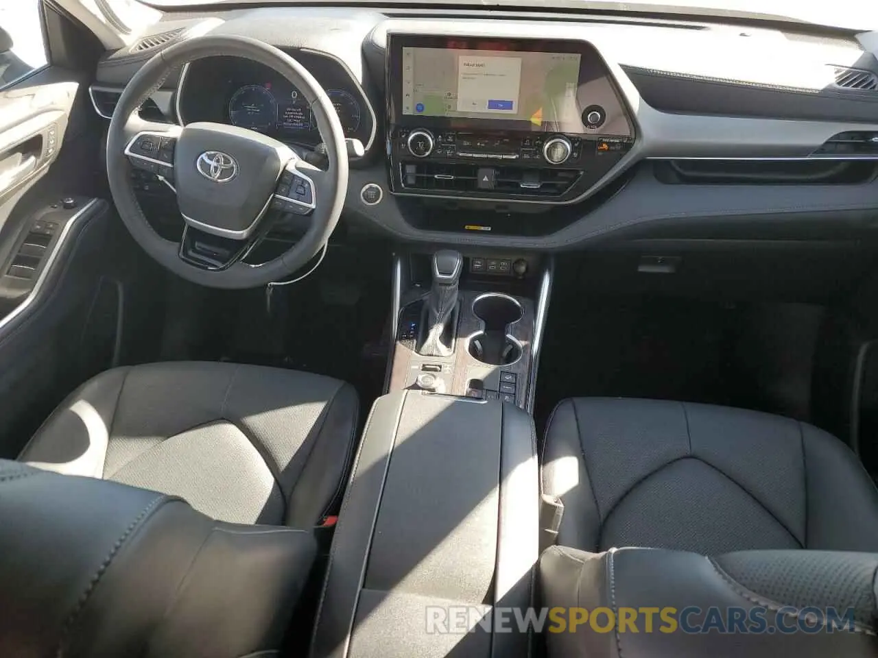 8 fotografías del automóvil dañado 5TDKDRBH6RS531332 TOYOTA HIGHLANDER 2024