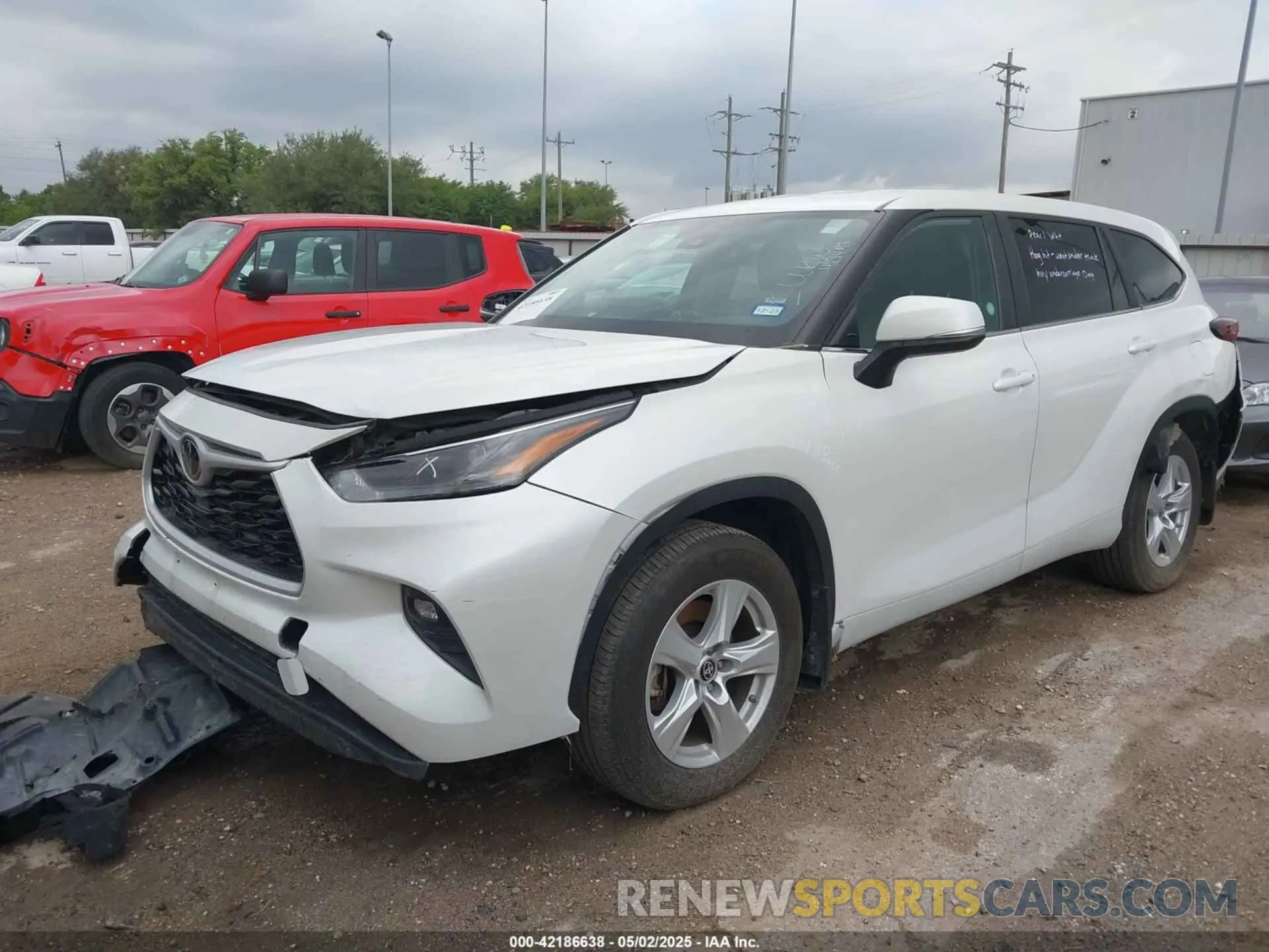 2 fotografías del automóvil dañado 5TDKDRBH6RS536028 TOYOTA HIGHLANDER 2024