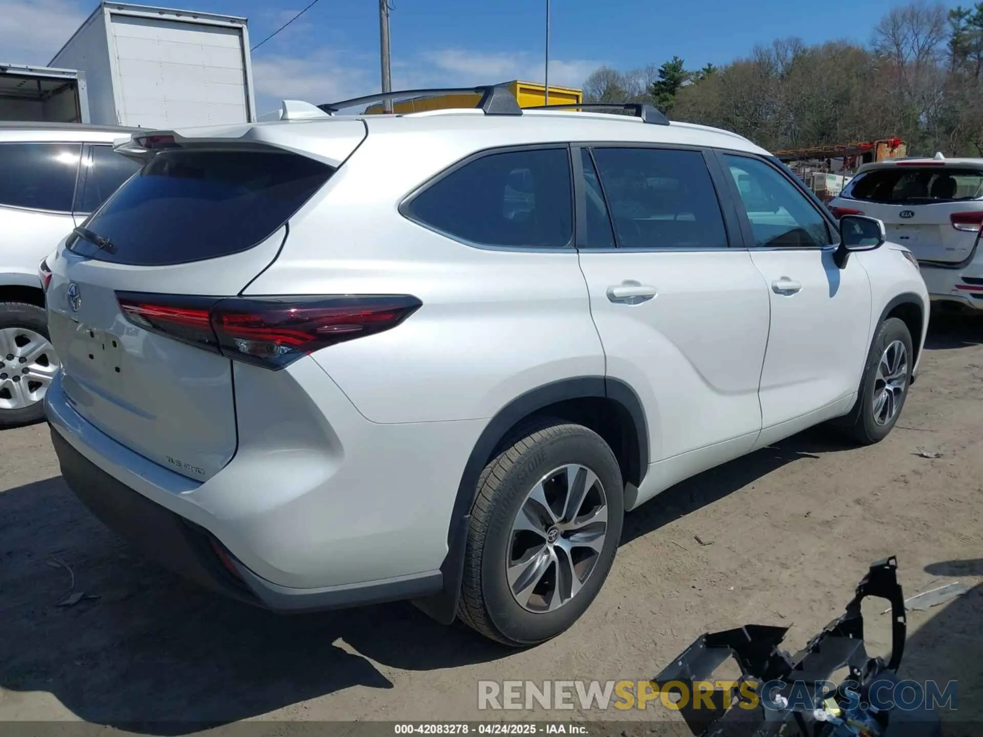 4 fotografías del automóvil dañado 5TDKDRBH6RS544226 TOYOTA HIGHLANDER 2024