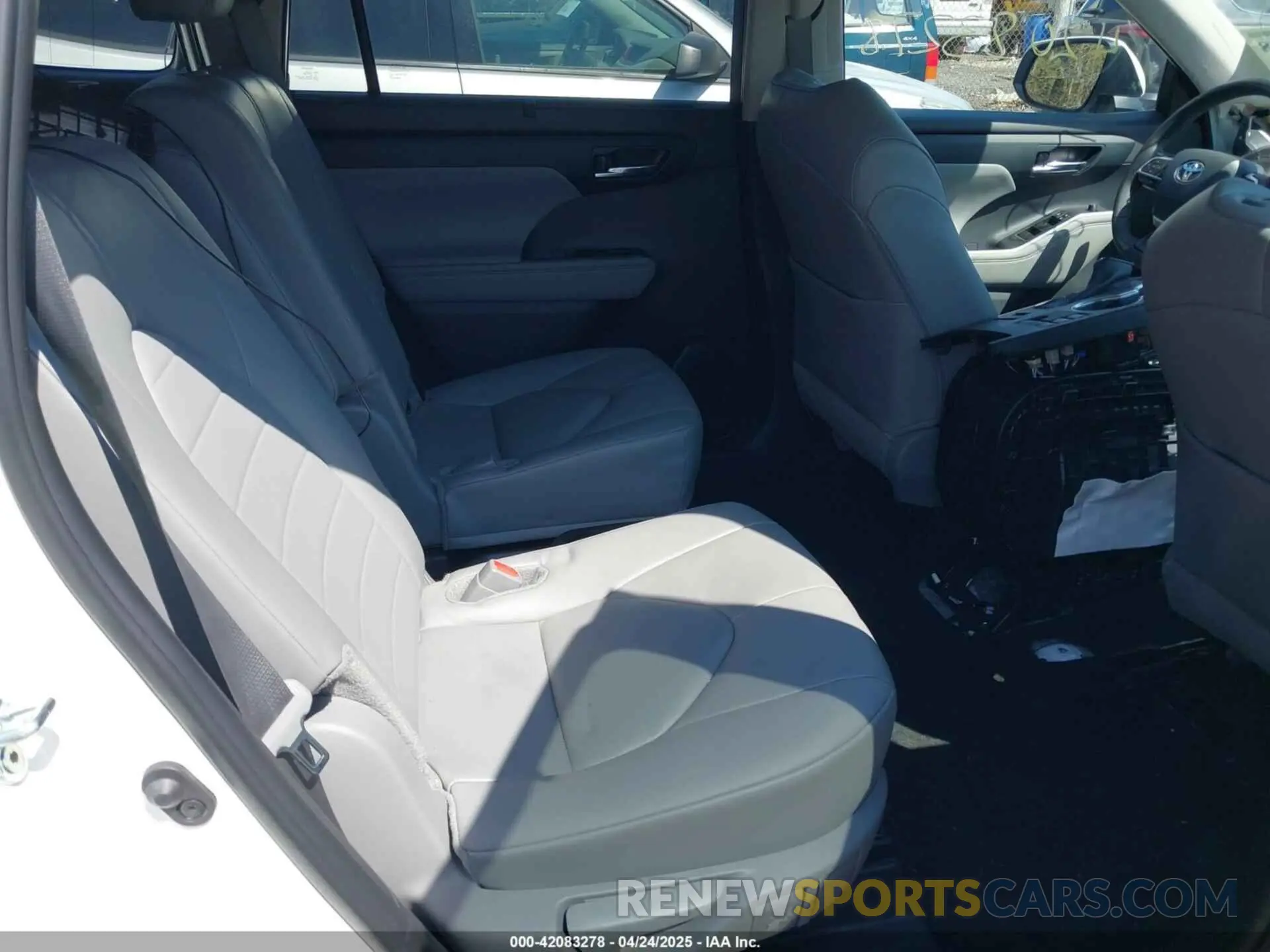 8 fotografías del automóvil dañado 5TDKDRBH6RS544226 TOYOTA HIGHLANDER 2024
