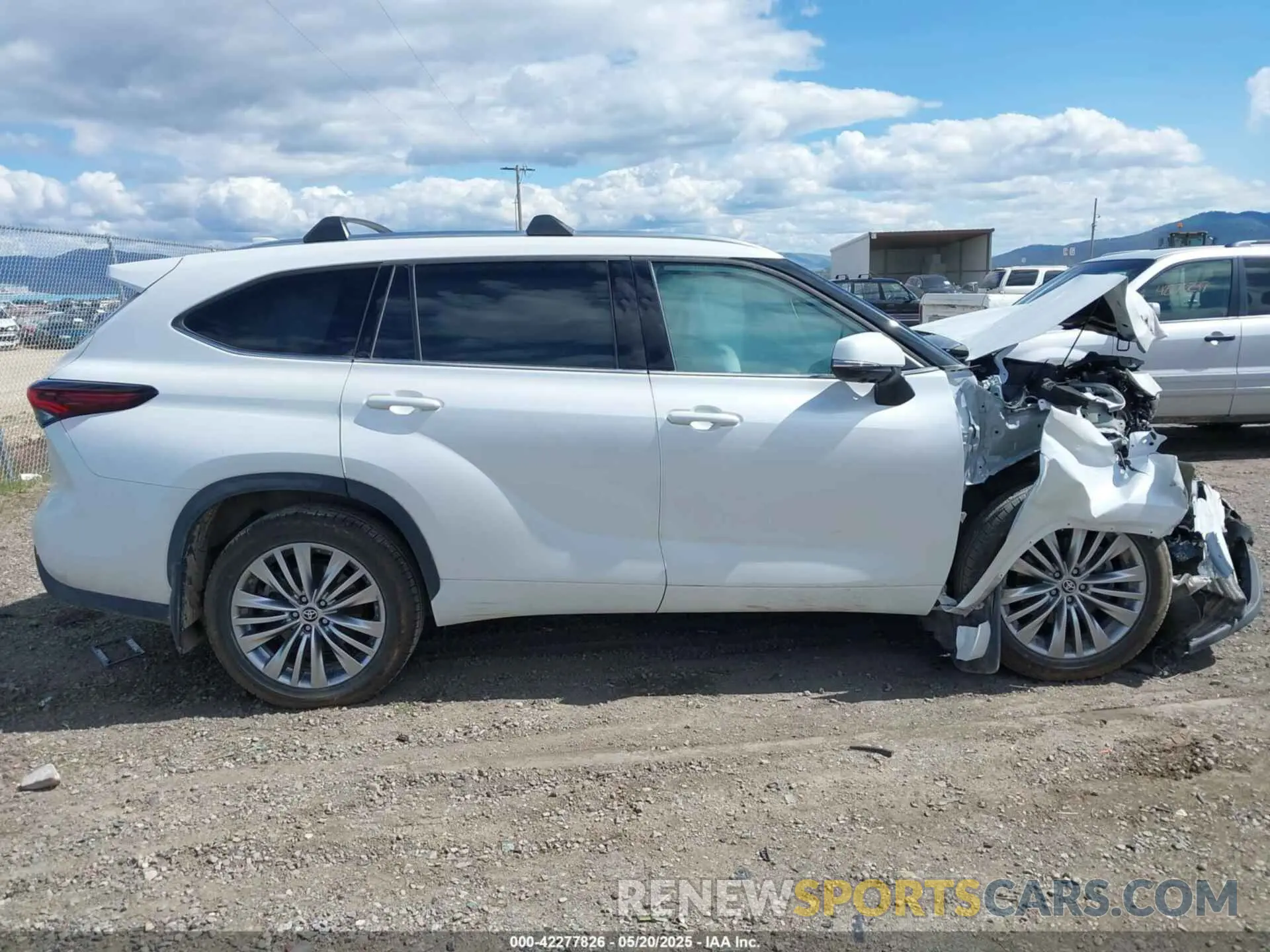 13 fotografías del automóvil dañado 5TDKDRBHXRS572904 TOYOTA HIGHLANDER 2024