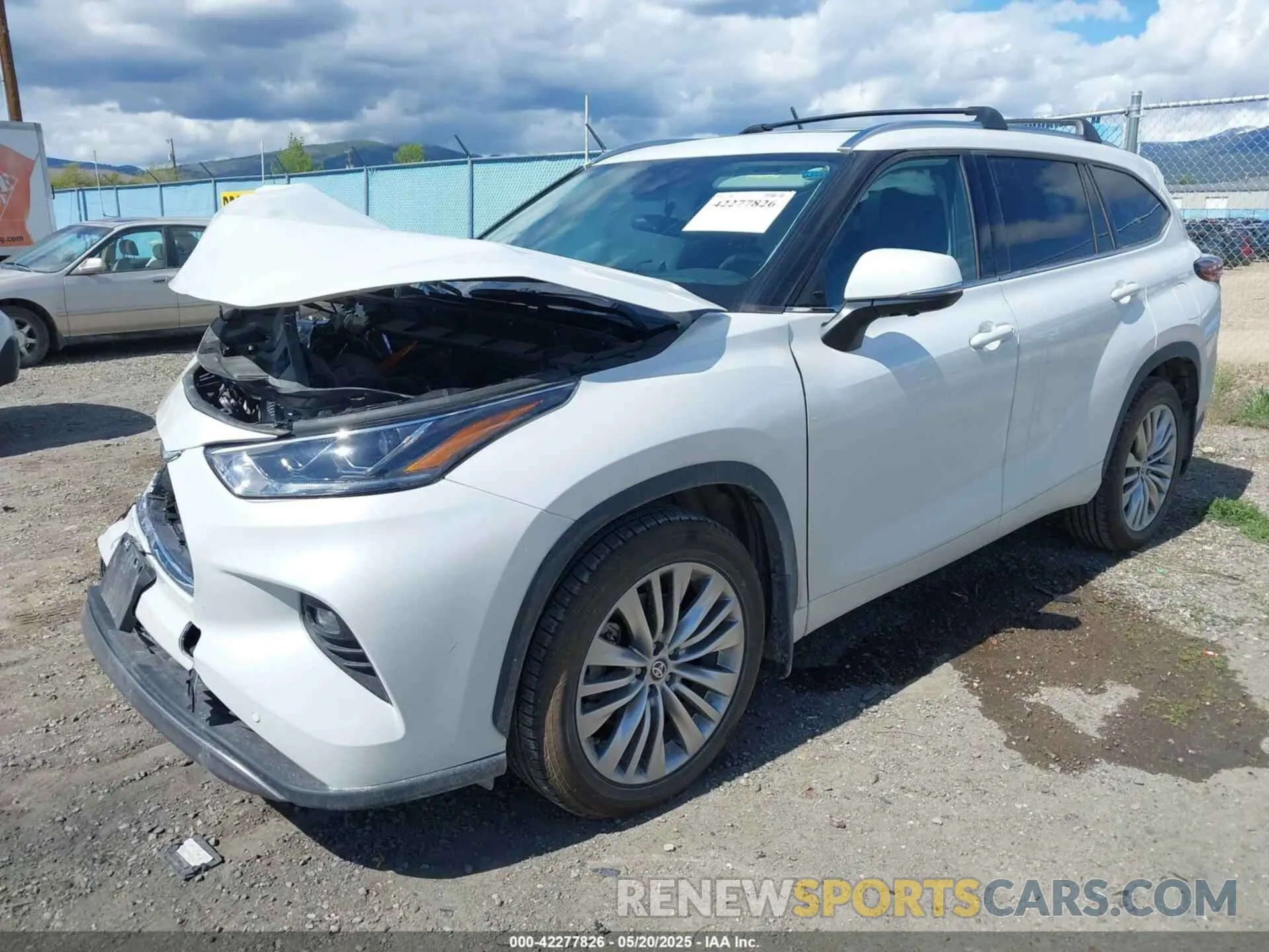 2 fotografías del automóvil dañado 5TDKDRBHXRS572904 TOYOTA HIGHLANDER 2024