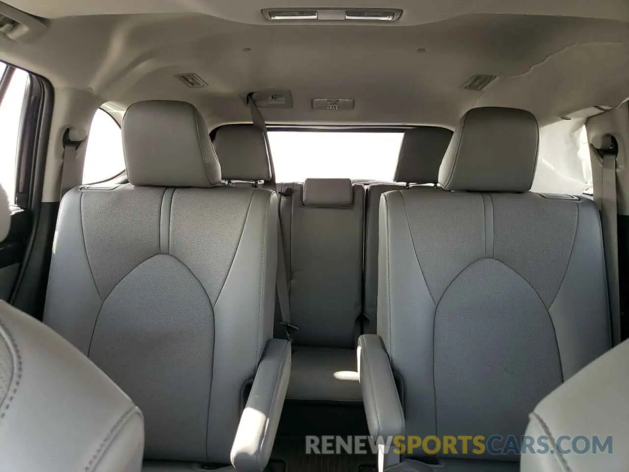 10 fotografías del automóvil dañado 5TDXBRCH2RS604402 TOYOTA HIGHLANDER 2024