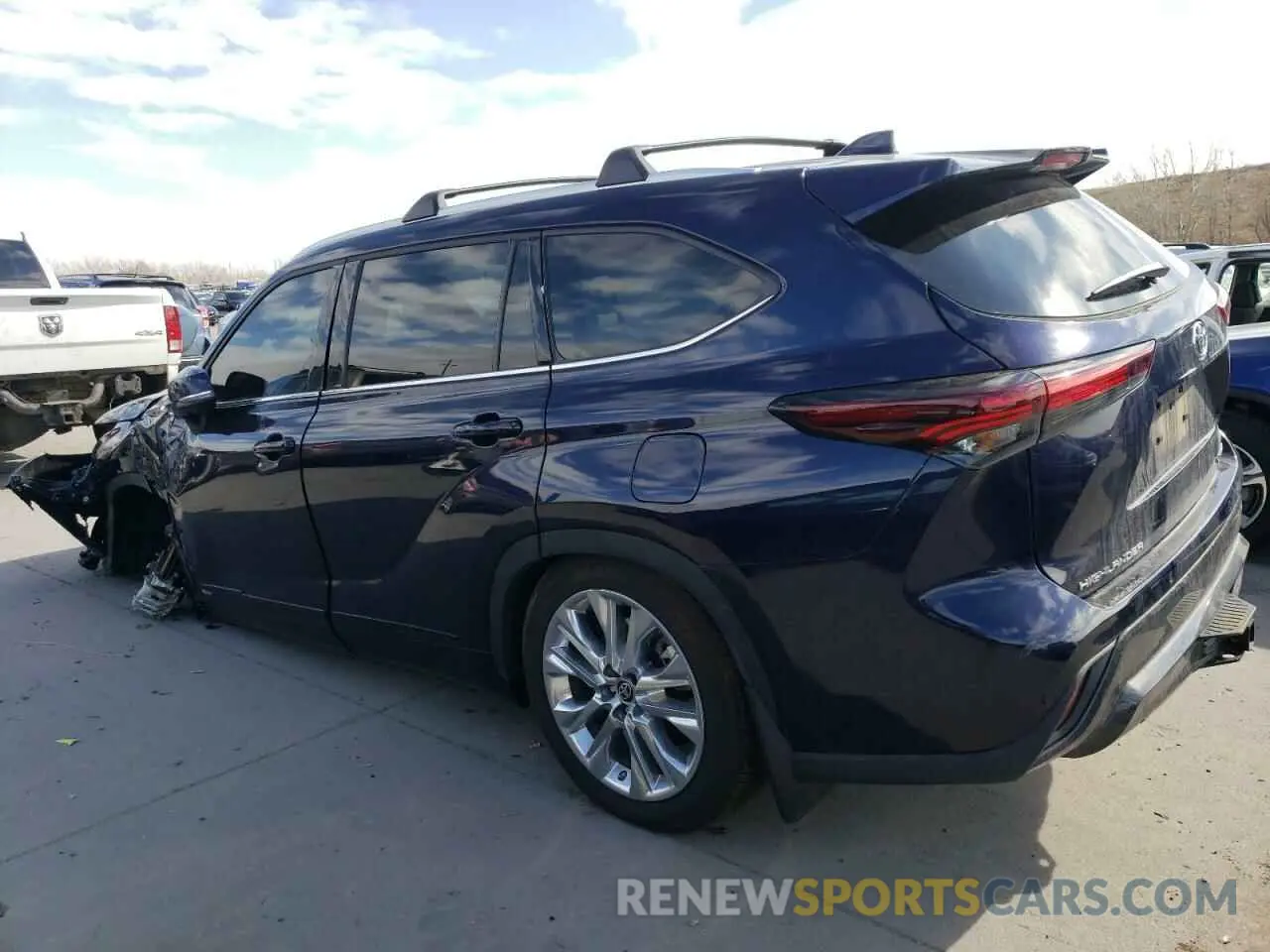 2 fotografías del automóvil dañado 5TDXBRCH2RS604402 TOYOTA HIGHLANDER 2024