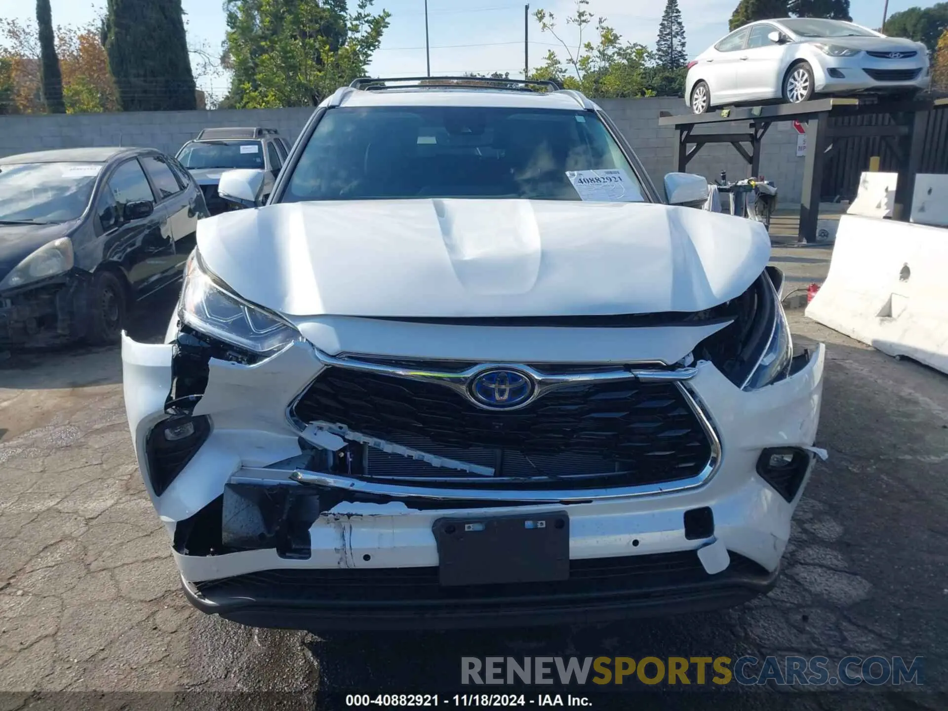 12 fotografías del automóvil dañado 5TDXBRCH5RS640360 TOYOTA HIGHLANDER 2024