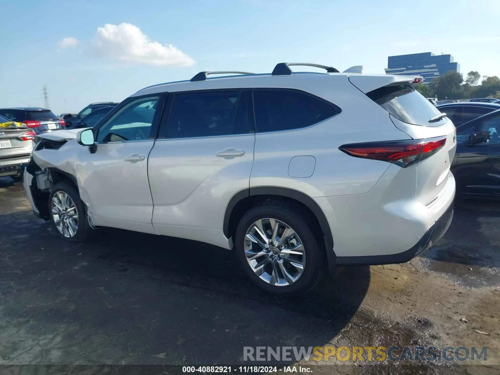14 fotografías del automóvil dañado 5TDXBRCH5RS640360 TOYOTA HIGHLANDER 2024