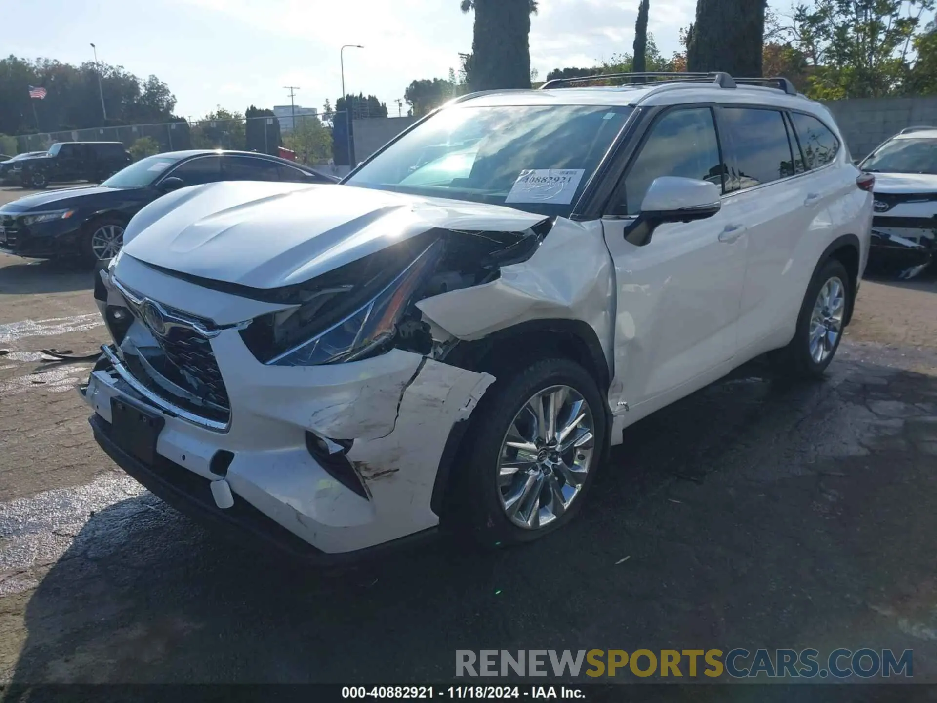 2 fotografías del automóvil dañado 5TDXBRCH5RS640360 TOYOTA HIGHLANDER 2024