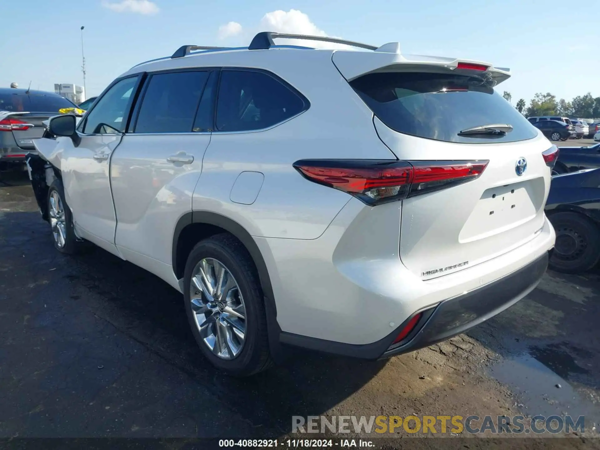 3 fotografías del automóvil dañado 5TDXBRCH5RS640360 TOYOTA HIGHLANDER 2024