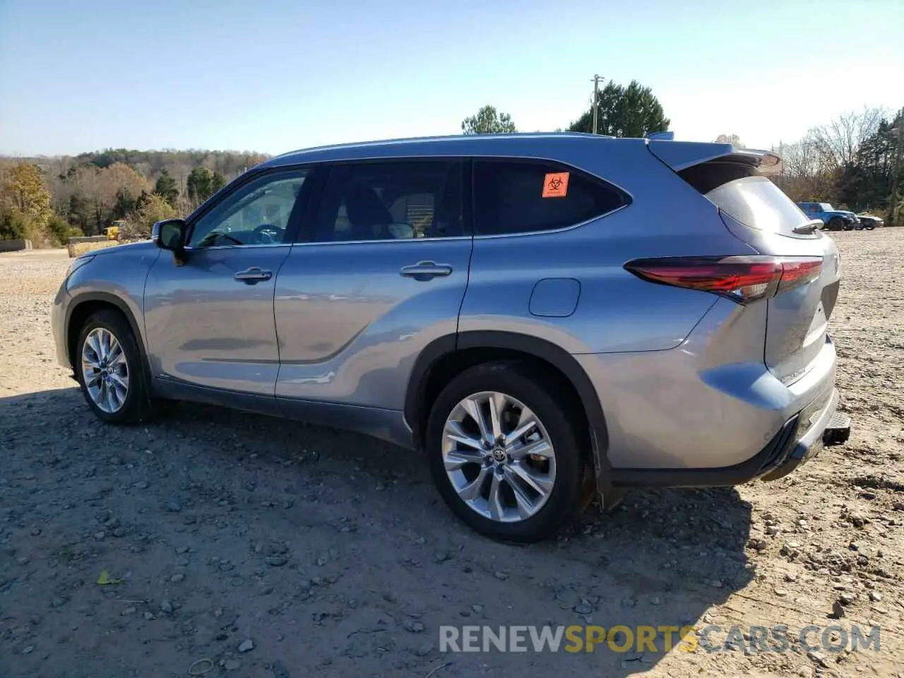 2 fotografías del automóvil dañado 5TDXBRCH9RS615848 TOYOTA HIGHLANDER 2024