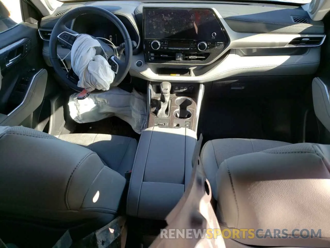 8 fotografías del automóvil dañado 5TDXBRCH9RS615848 TOYOTA HIGHLANDER 2024