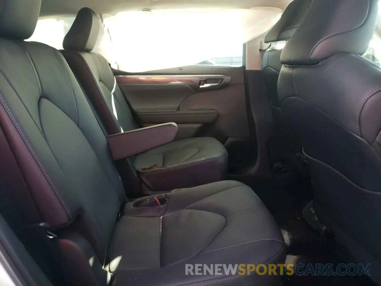 11 fotografías del automóvil dañado 5TDYARAHXRS535730 TOYOTA HIGHLANDER 2024