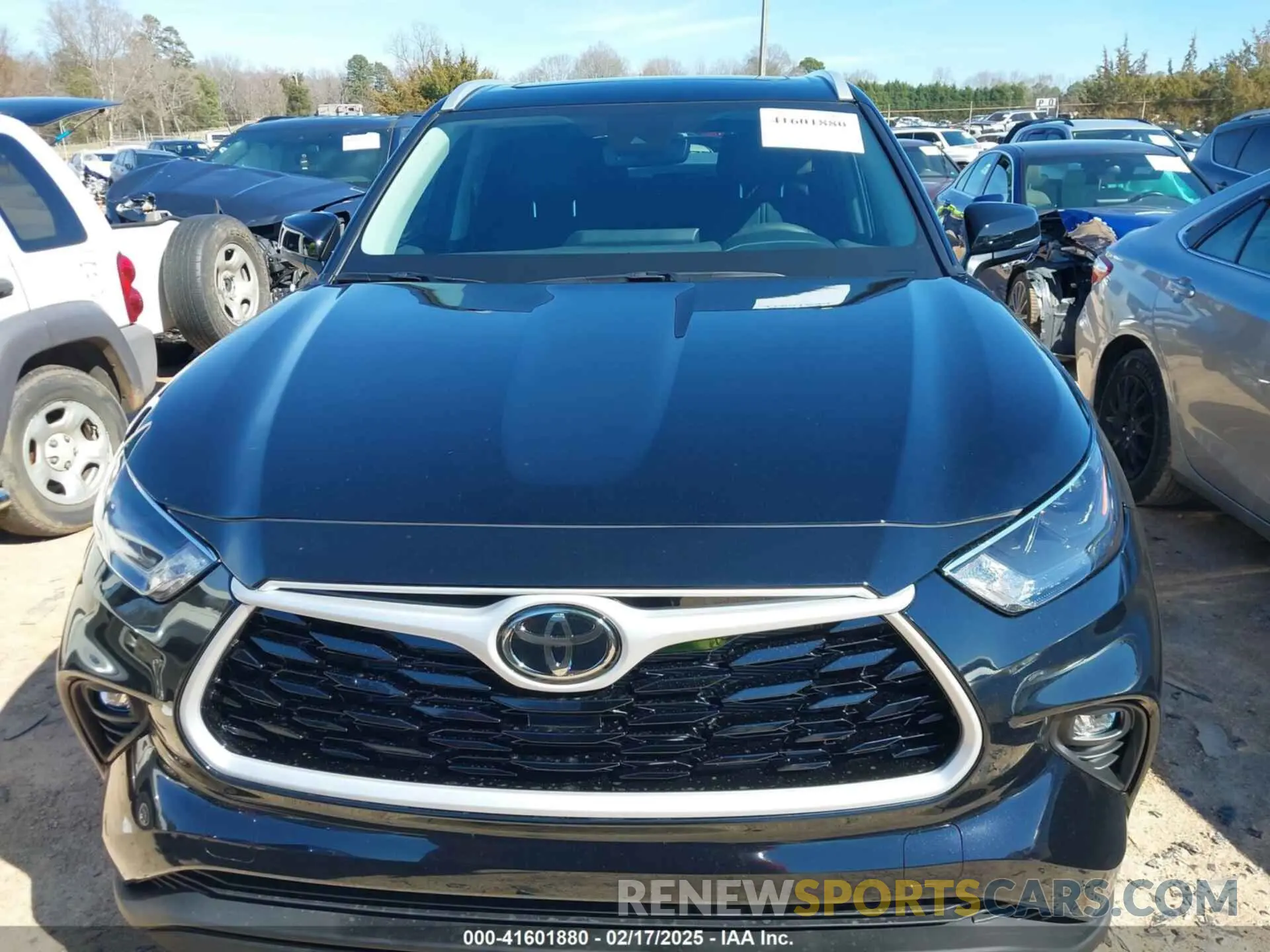 12 fotografías del automóvil dañado 5TDKDRAH8SS551248 TOYOTA HIGHLANDER 2025