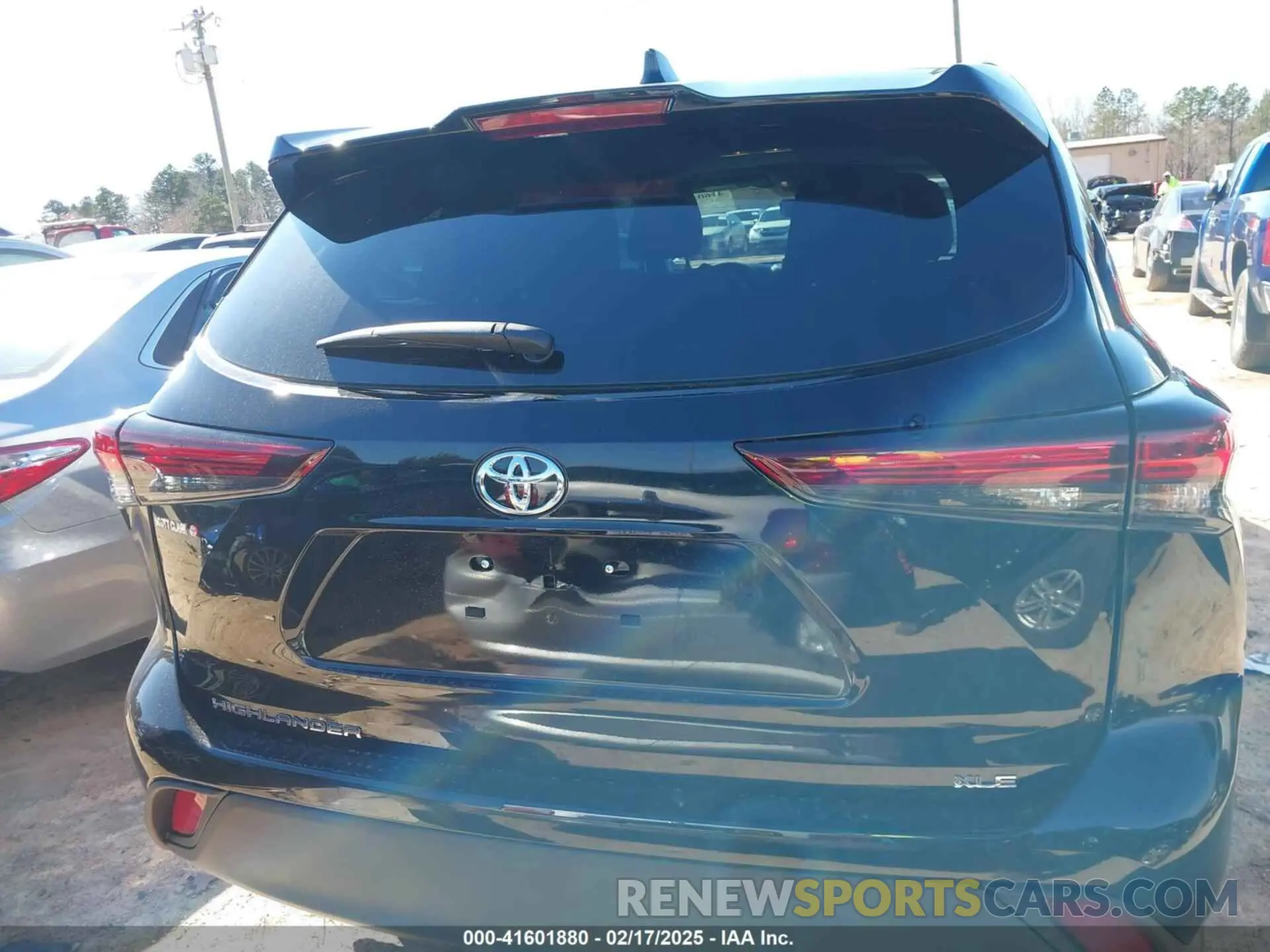 16 fotografías del automóvil dañado 5TDKDRAH8SS551248 TOYOTA HIGHLANDER 2025