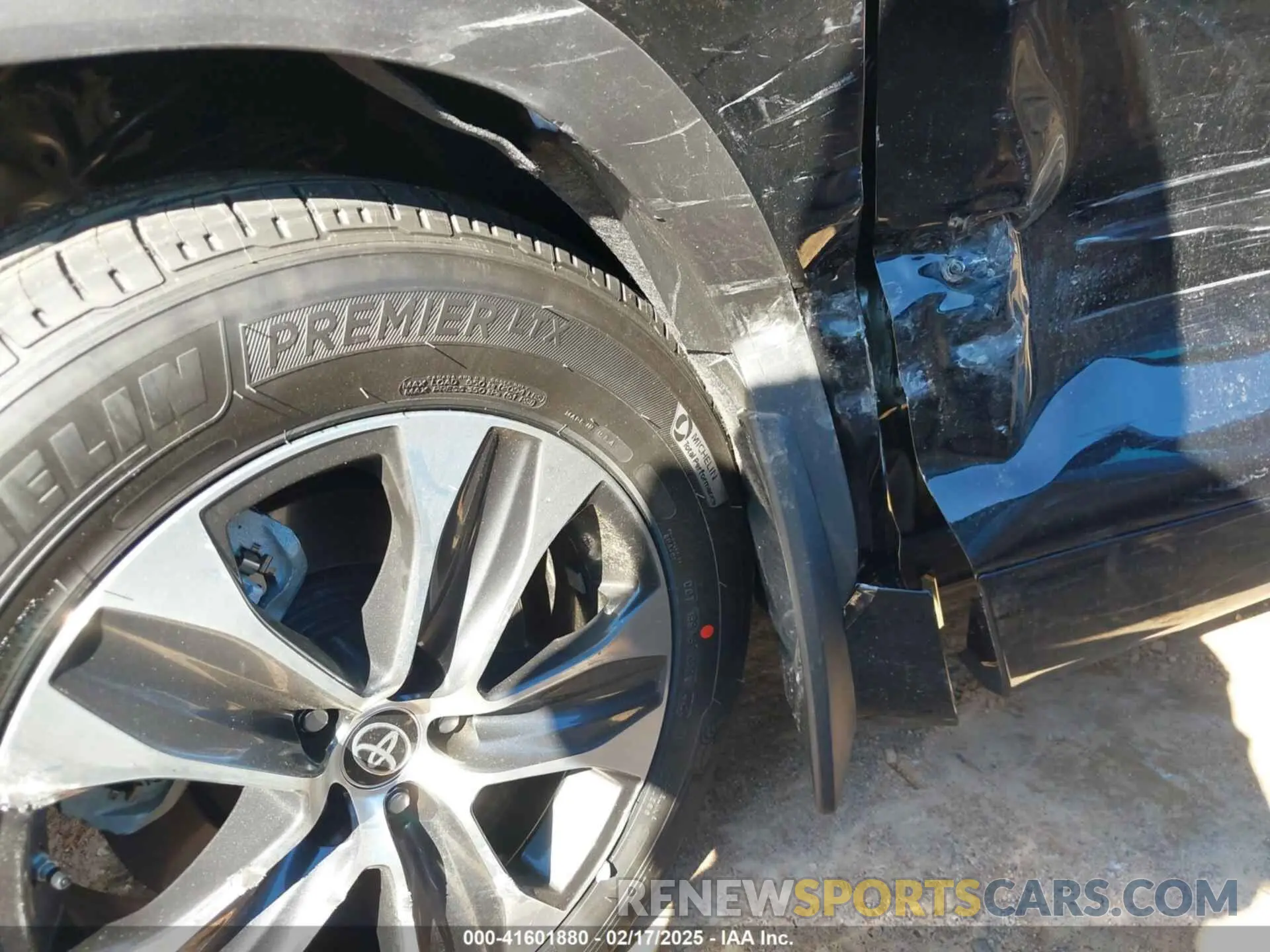 17 fotografías del automóvil dañado 5TDKDRAH8SS551248 TOYOTA HIGHLANDER 2025
