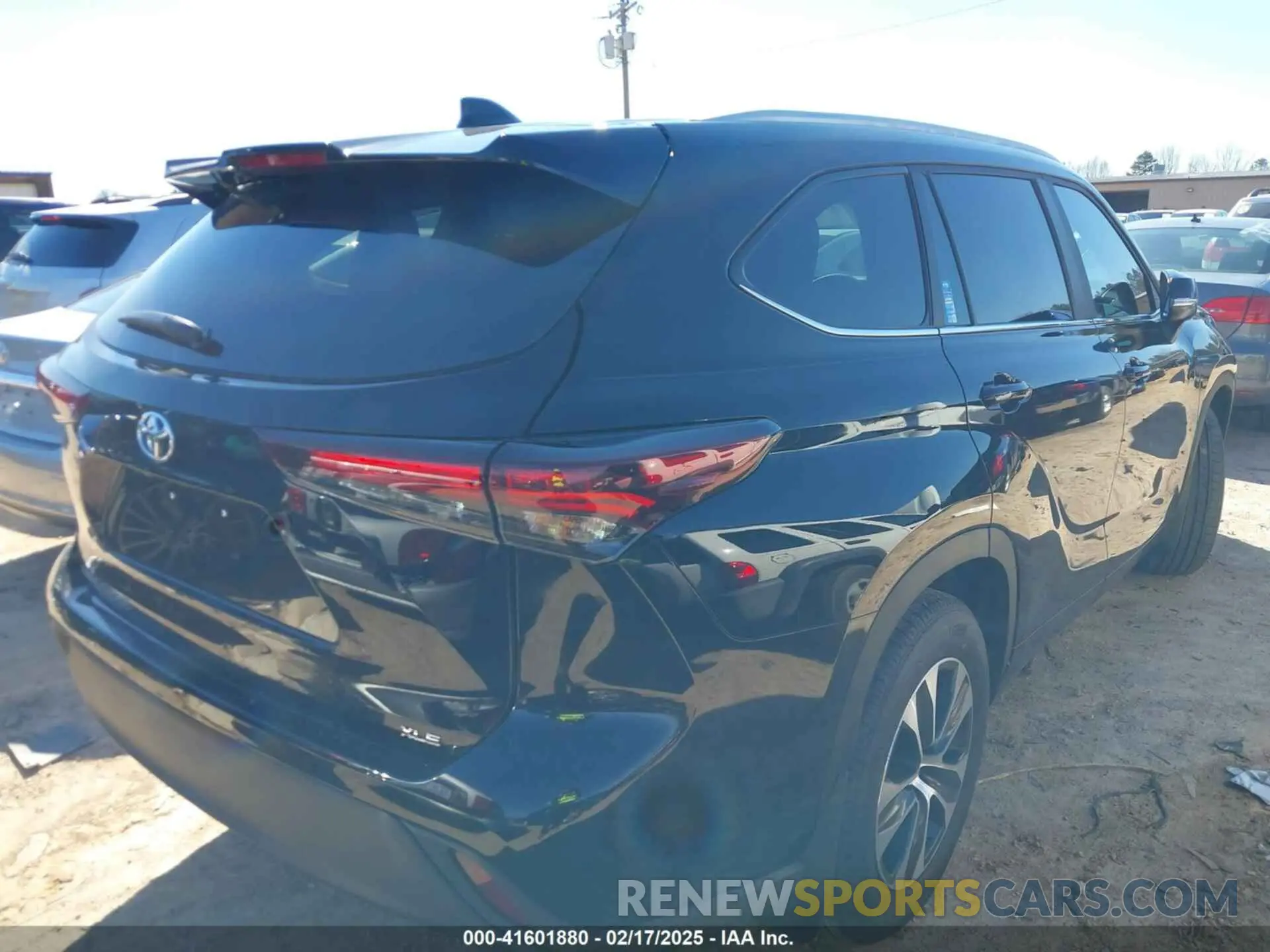 4 fotografías del automóvil dañado 5TDKDRAH8SS551248 TOYOTA HIGHLANDER 2025