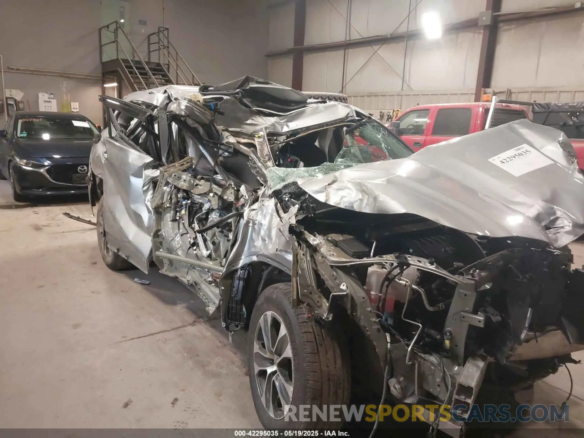 12 fotografías del automóvil dañado 5TDKDRBH9SS576156 TOYOTA HIGHLANDER 2025