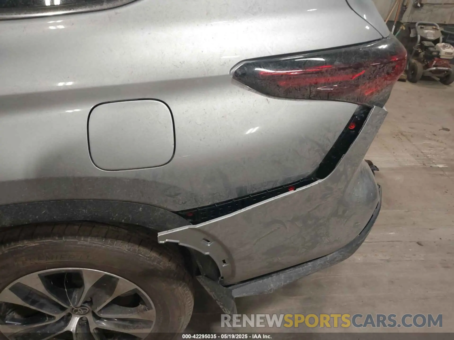 14 fotografías del automóvil dañado 5TDKDRBH9SS576156 TOYOTA HIGHLANDER 2025