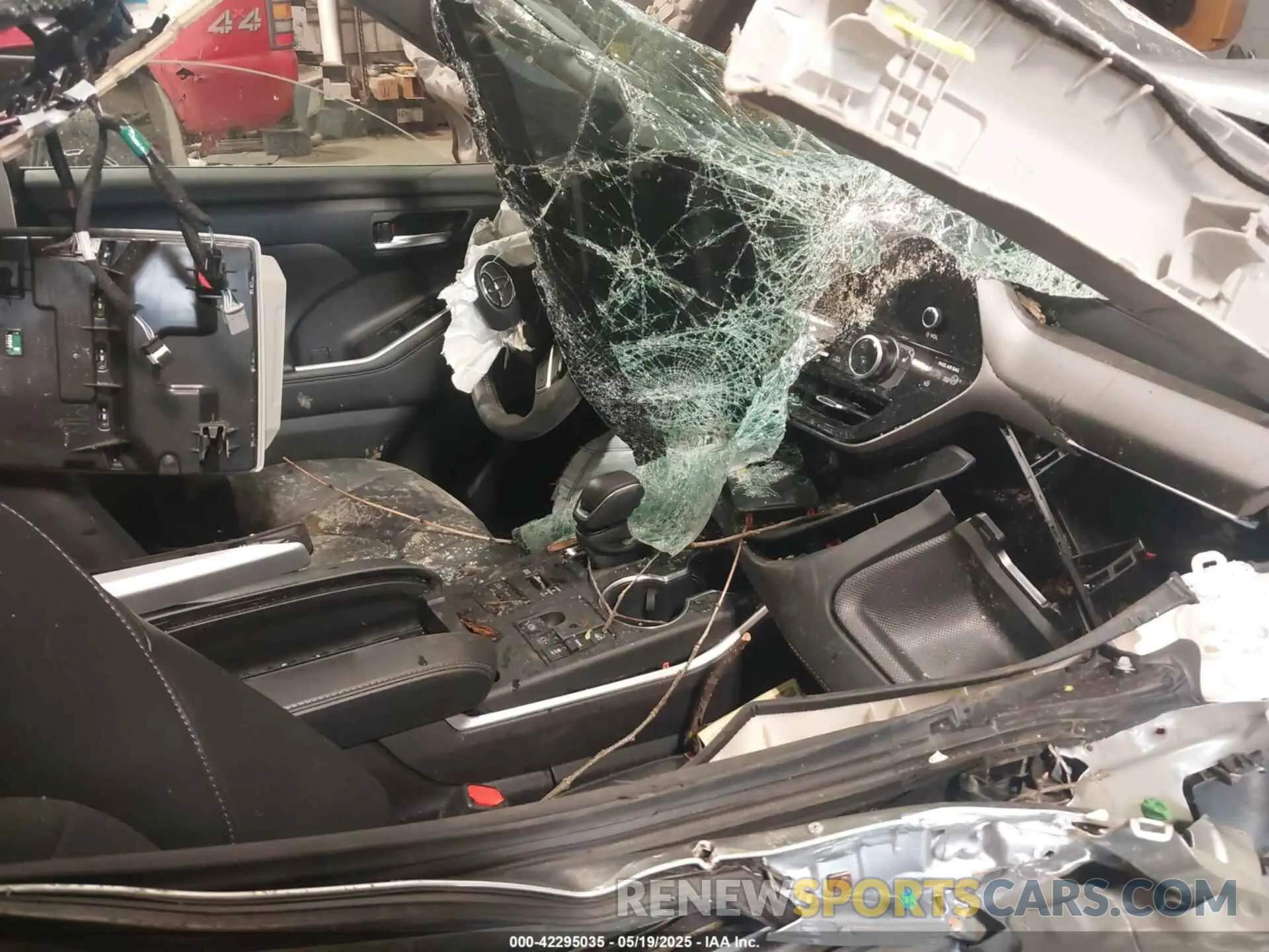5 fotografías del automóvil dañado 5TDKDRBH9SS576156 TOYOTA HIGHLANDER 2025