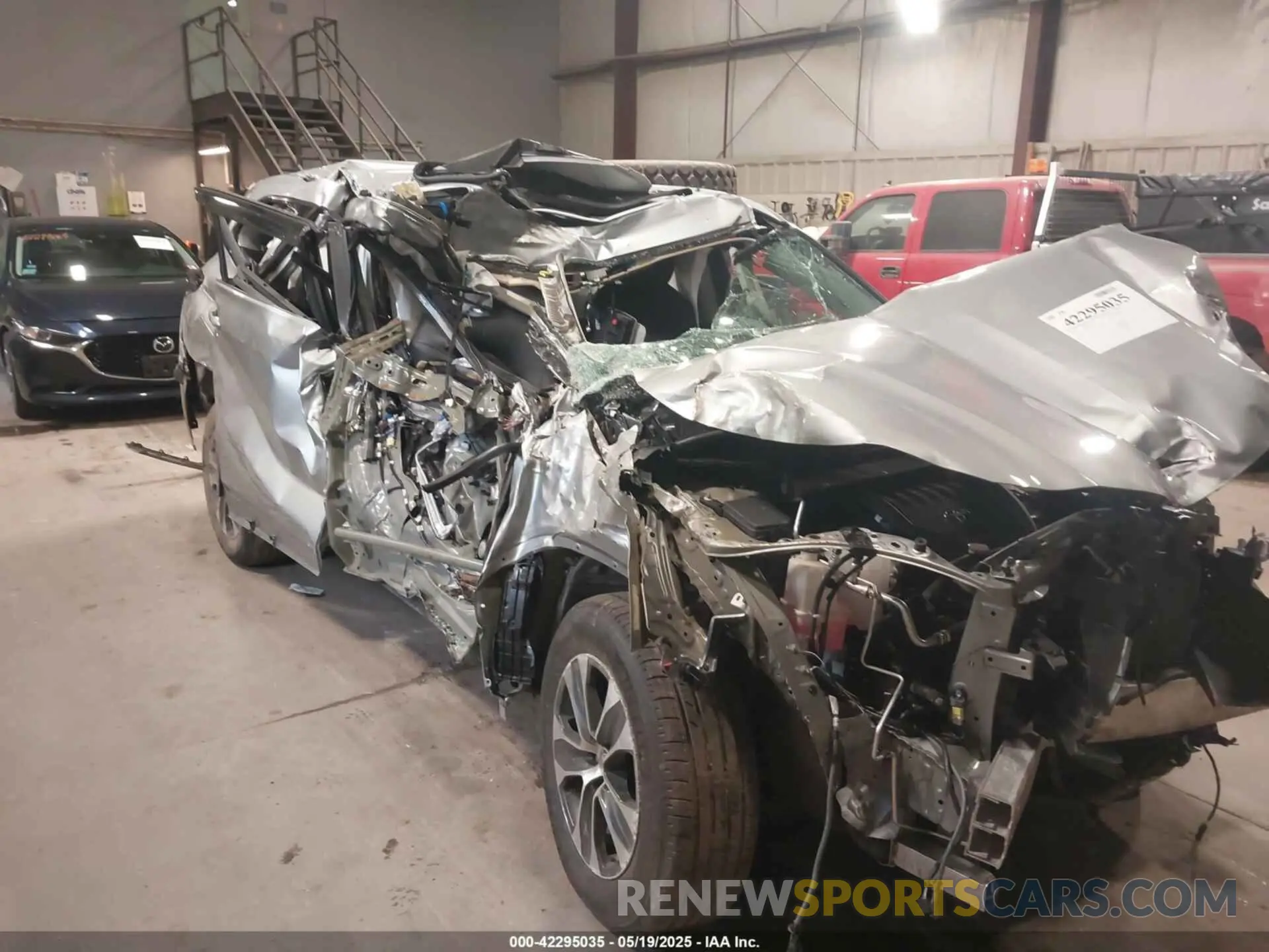 6 fotografías del automóvil dañado 5TDKDRBH9SS576156 TOYOTA HIGHLANDER 2025