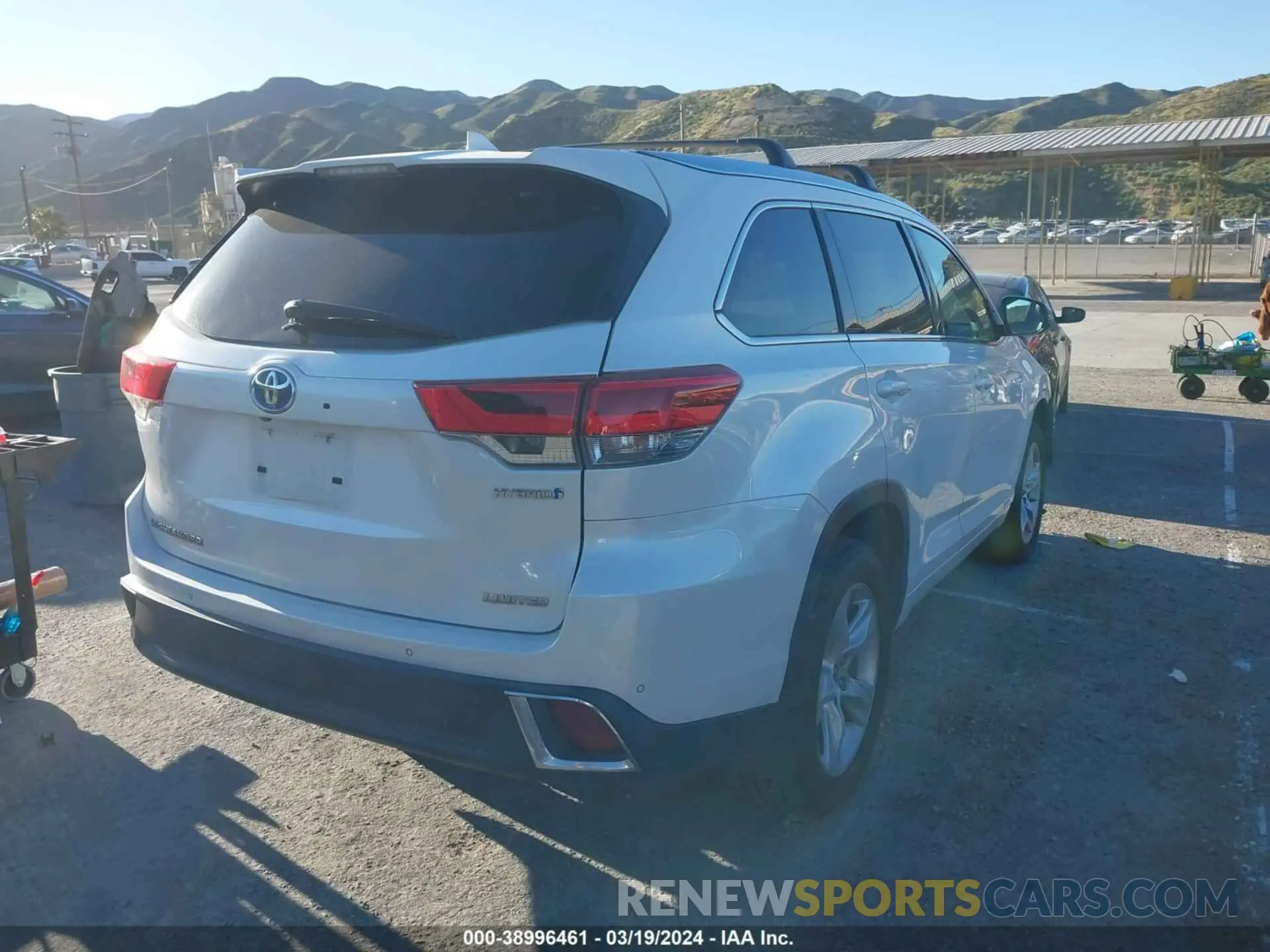 4 fotografías del automóvil dañado 5TDDGRFH0KS054896 TOYOTA HIGHLANDER HYBRID 2019
