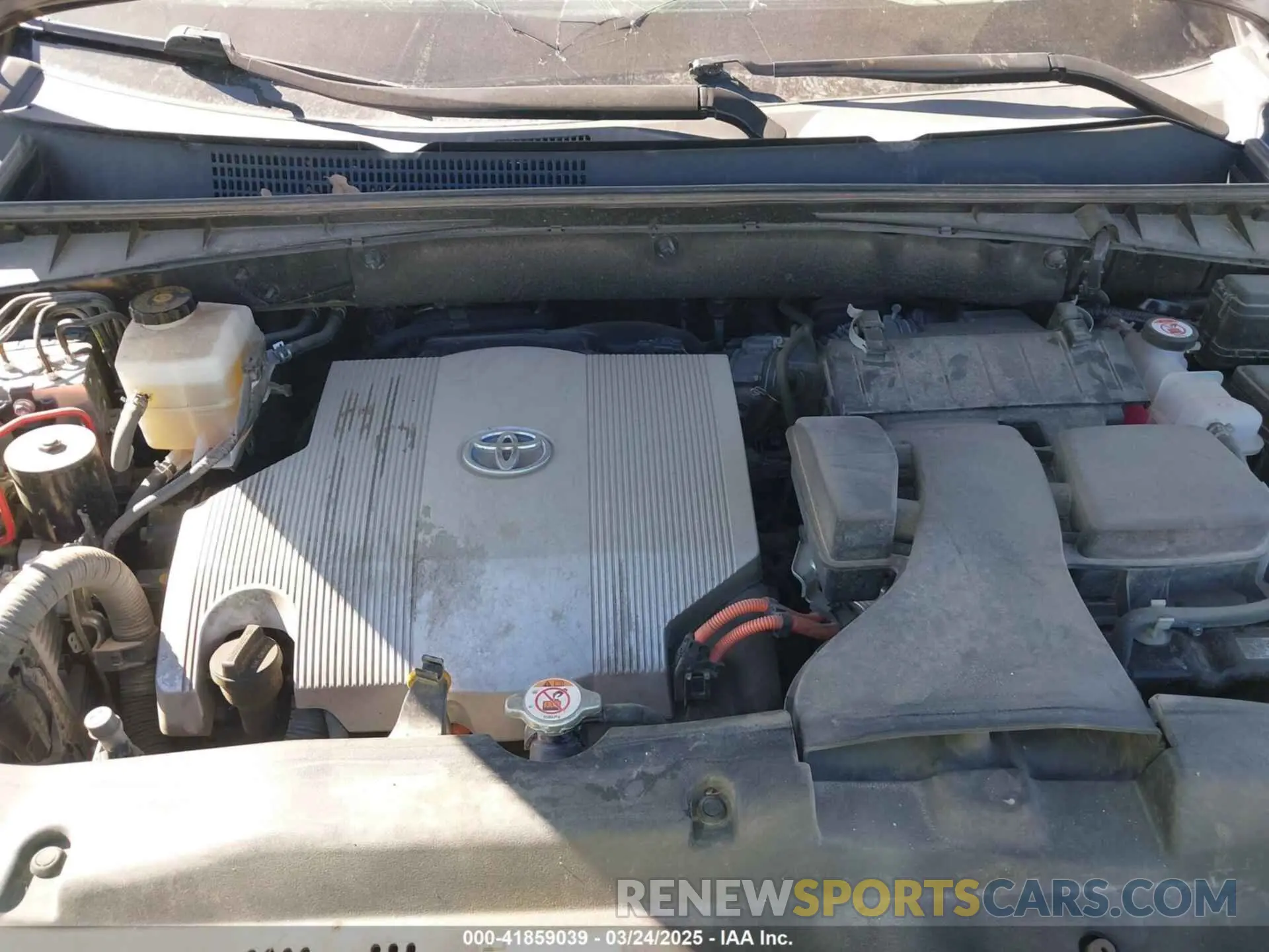 10 fotografías del automóvil dañado 5TDDGRFH0KS067535 TOYOTA HIGHLANDER HYBRID 2019