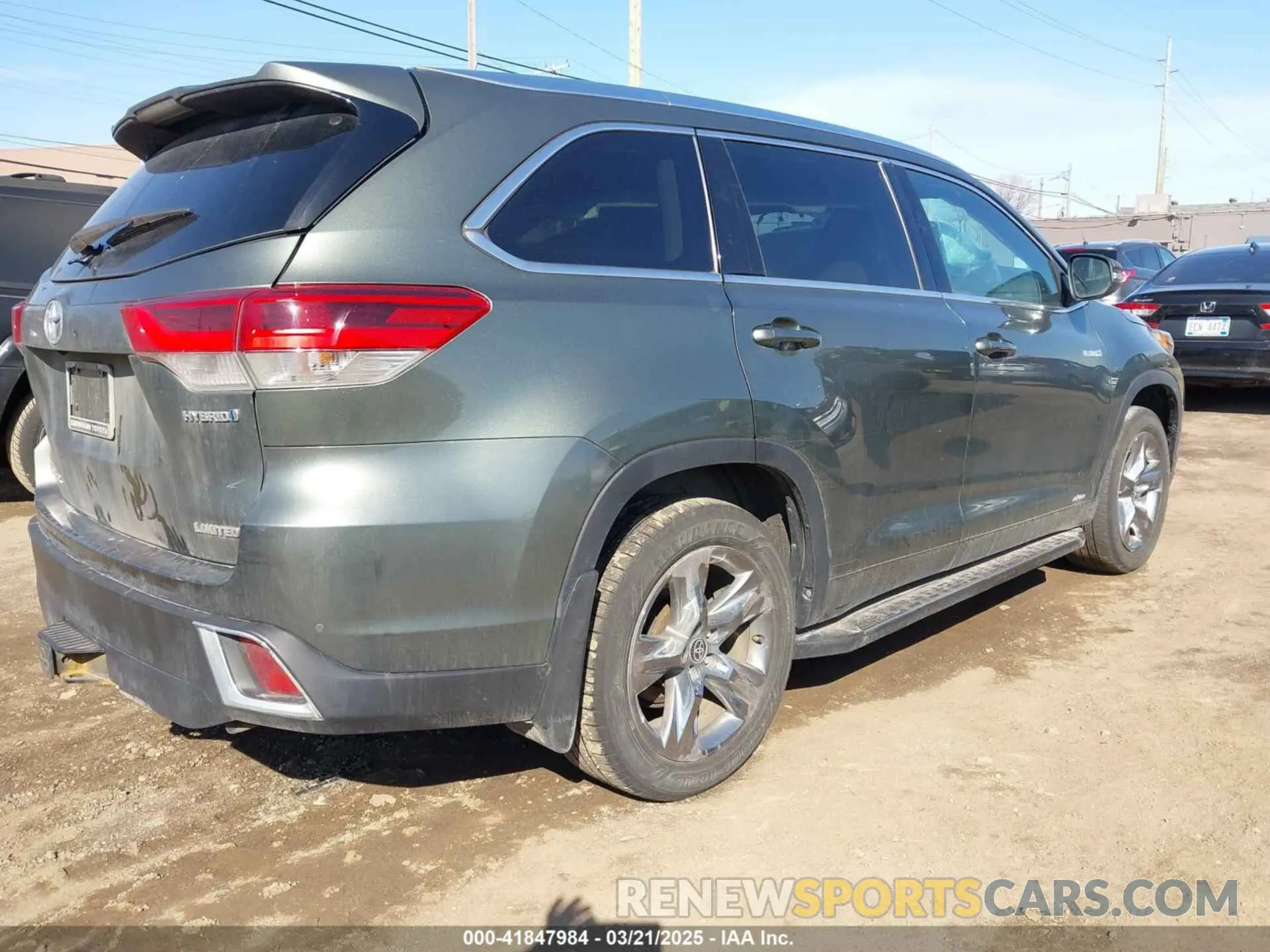 4 fotografías del automóvil dañado 5TDDGRFH1KS078527 TOYOTA HIGHLANDER HYBRID 2019