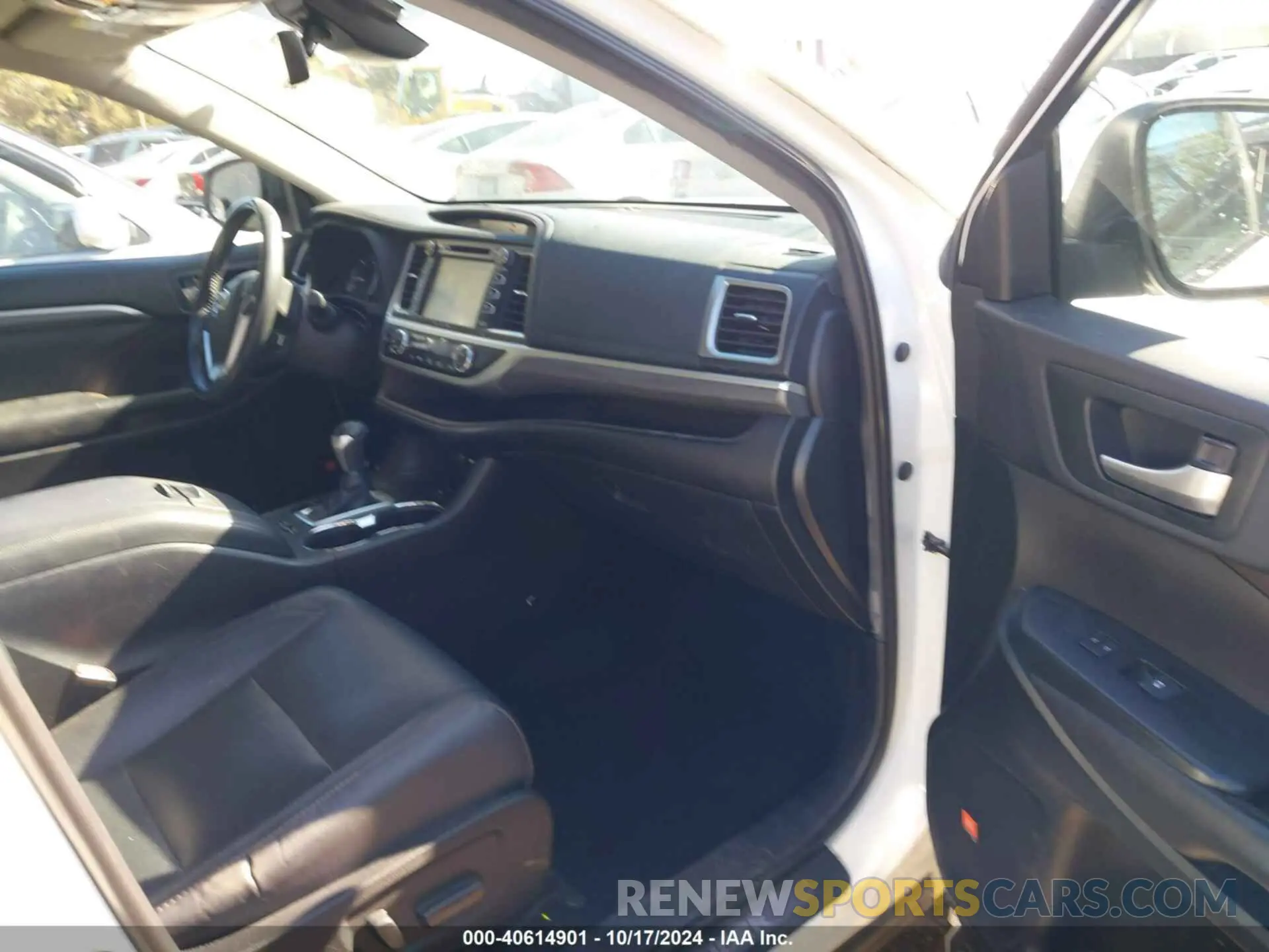 5 fotografías del automóvil dañado 5TDDGRFH3KS052320 TOYOTA HIGHLANDER HYBRID 2019