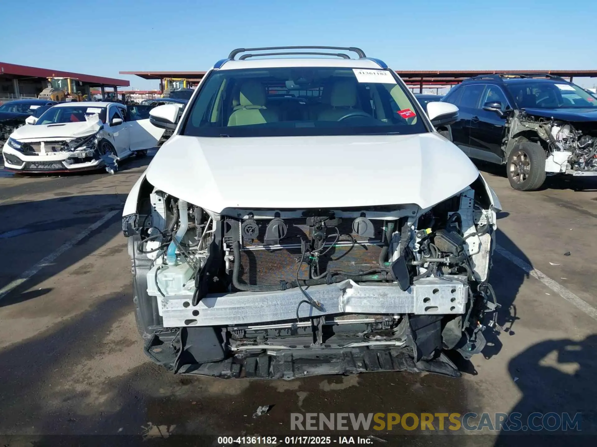 13 fotografías del automóvil dañado 5TDDGRFH4KS053718 TOYOTA HIGHLANDER HYBRID 2019