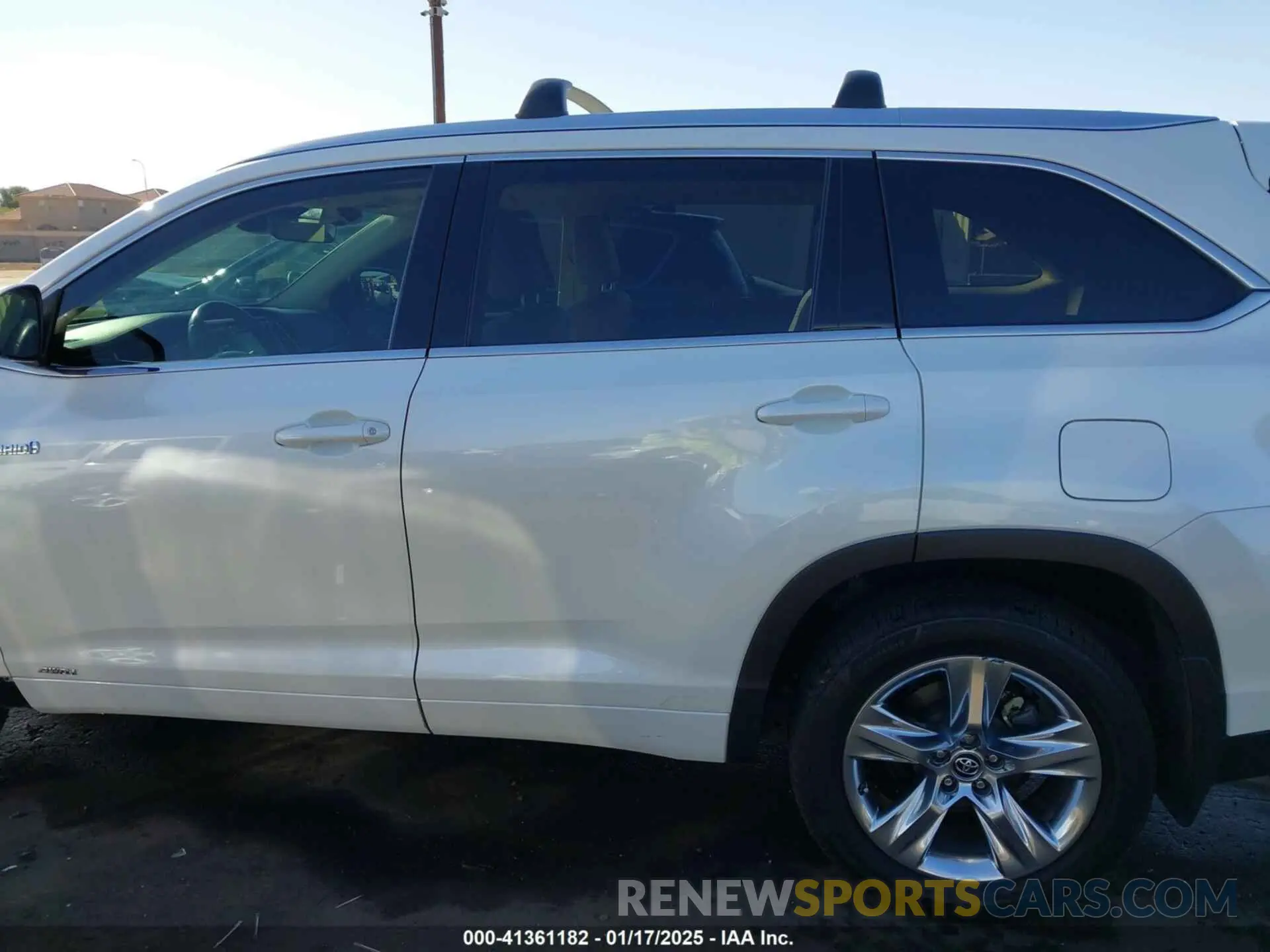 15 fotografías del automóvil dañado 5TDDGRFH4KS053718 TOYOTA HIGHLANDER HYBRID 2019