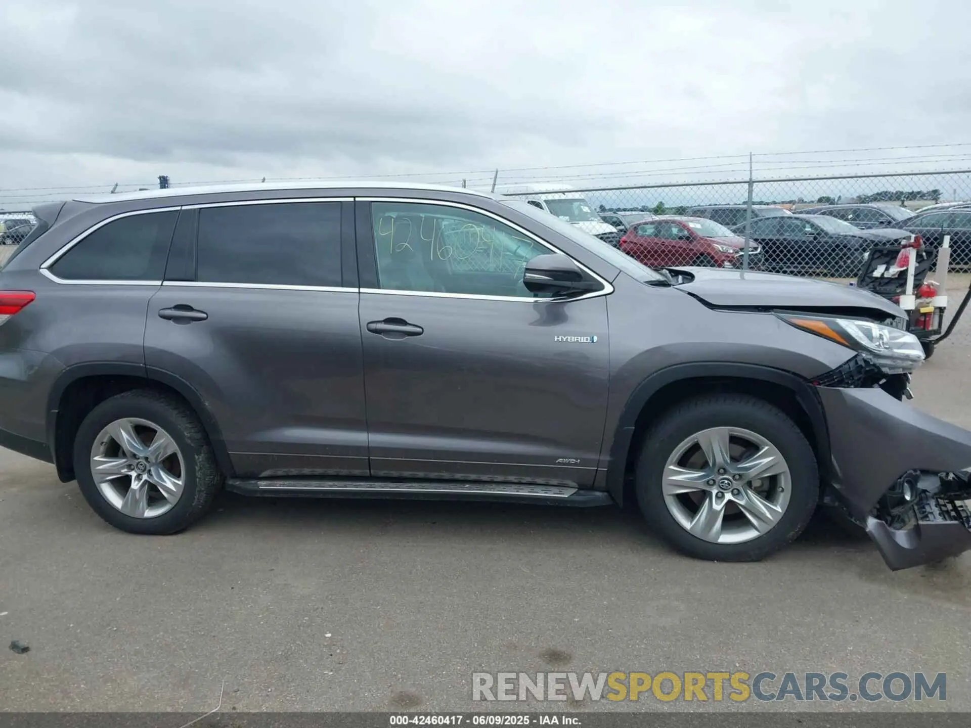 13 fotografías del automóvil dañado 5TDDGRFH4KS072964 TOYOTA HIGHLANDER HYBRID 2019
