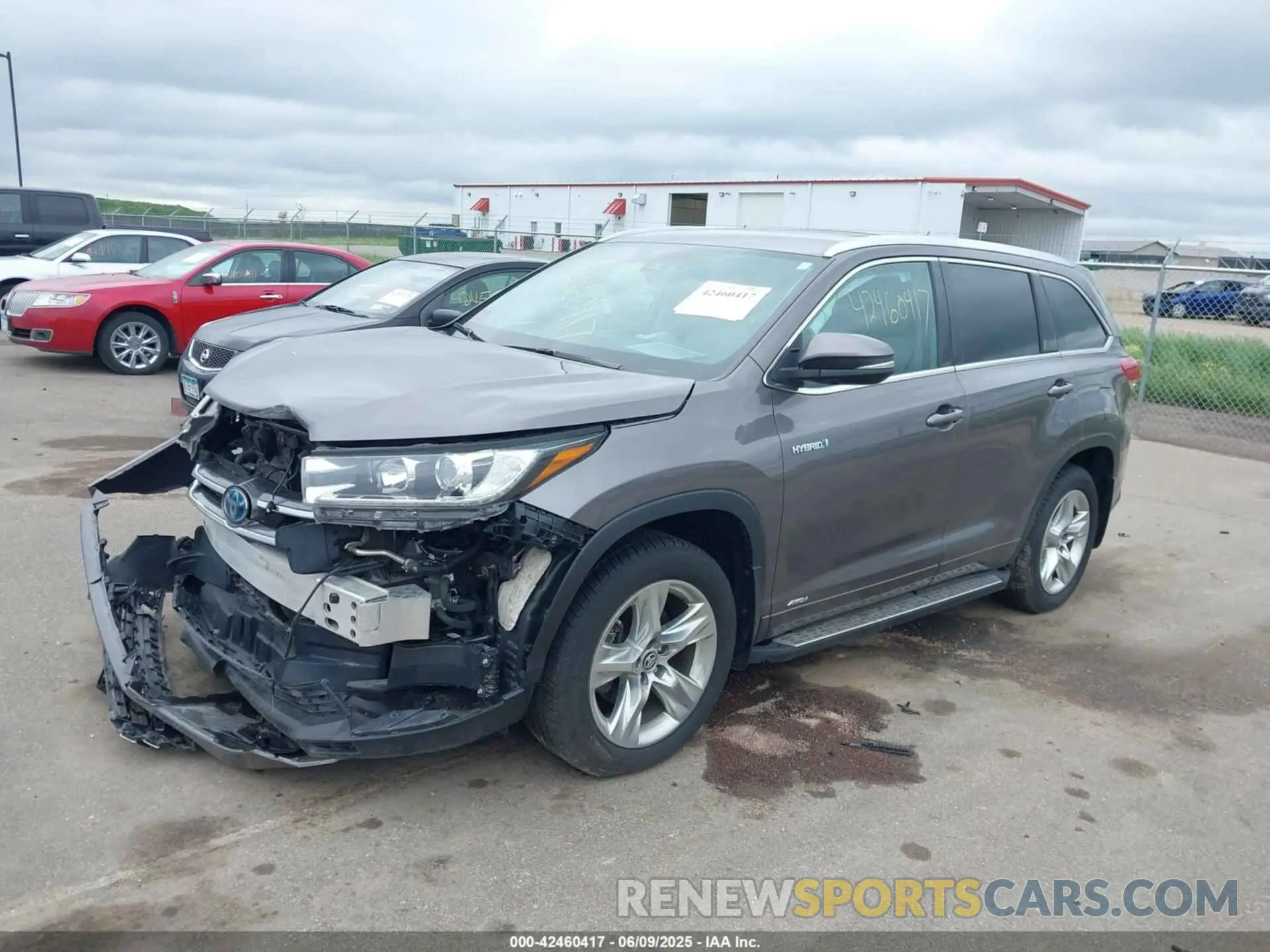 2 fotografías del automóvil dañado 5TDDGRFH4KS072964 TOYOTA HIGHLANDER HYBRID 2019