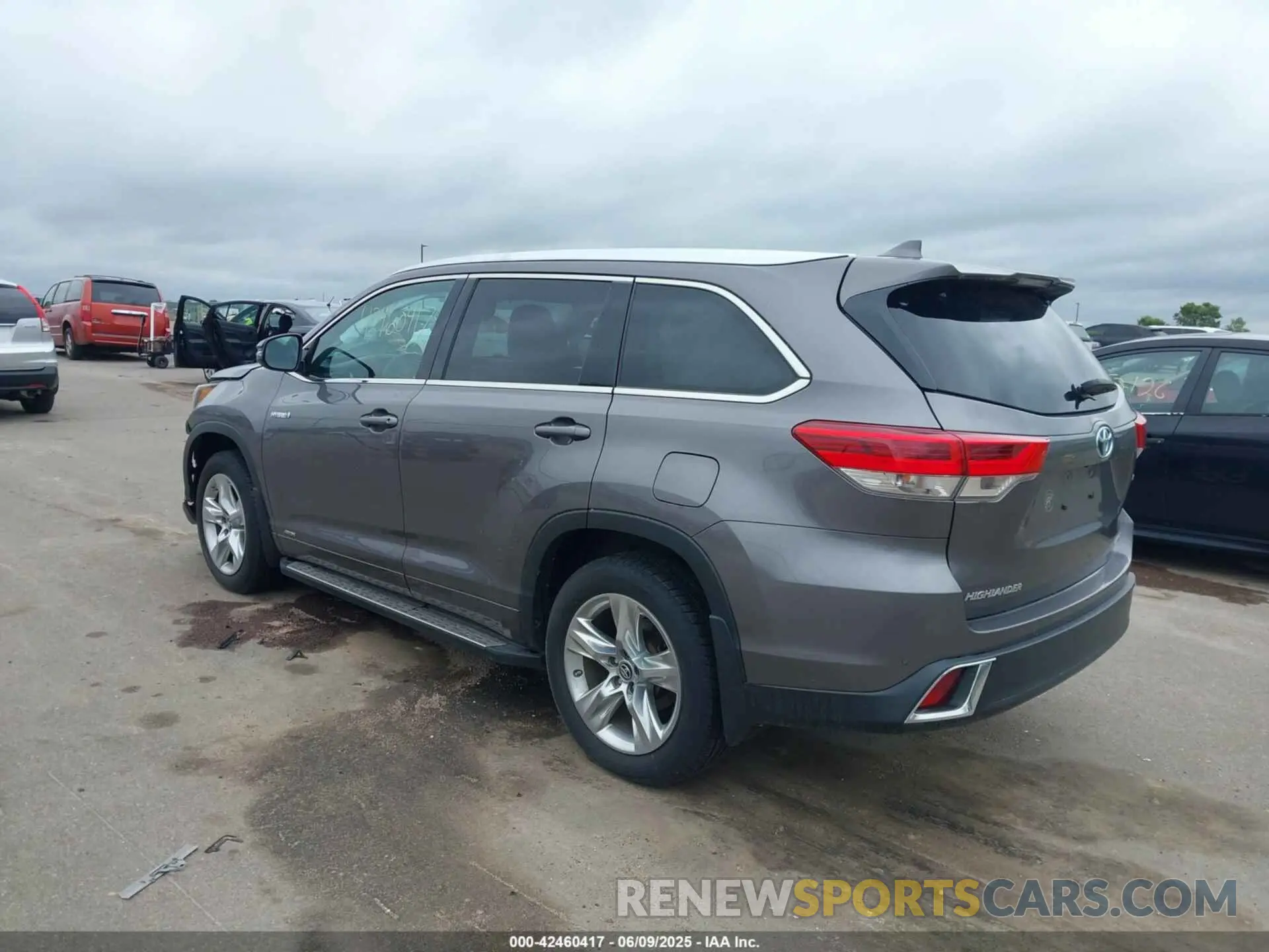 3 fotografías del automóvil dañado 5TDDGRFH4KS072964 TOYOTA HIGHLANDER HYBRID 2019