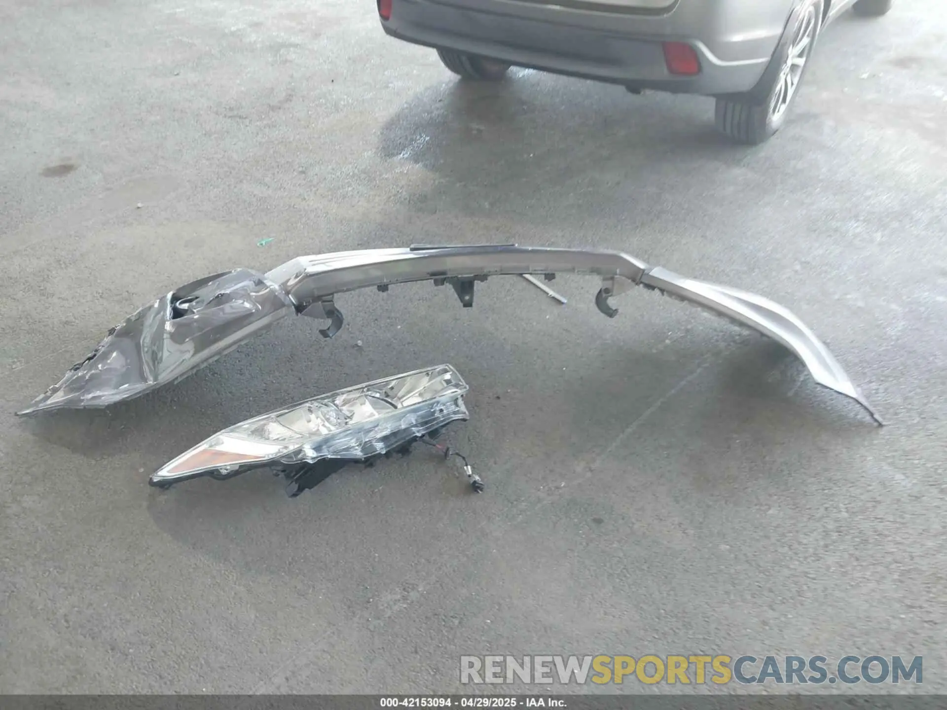 12 fotografías del automóvil dañado 5TDJGRFH2KS058824 TOYOTA HIGHLANDER HYBRID 2019