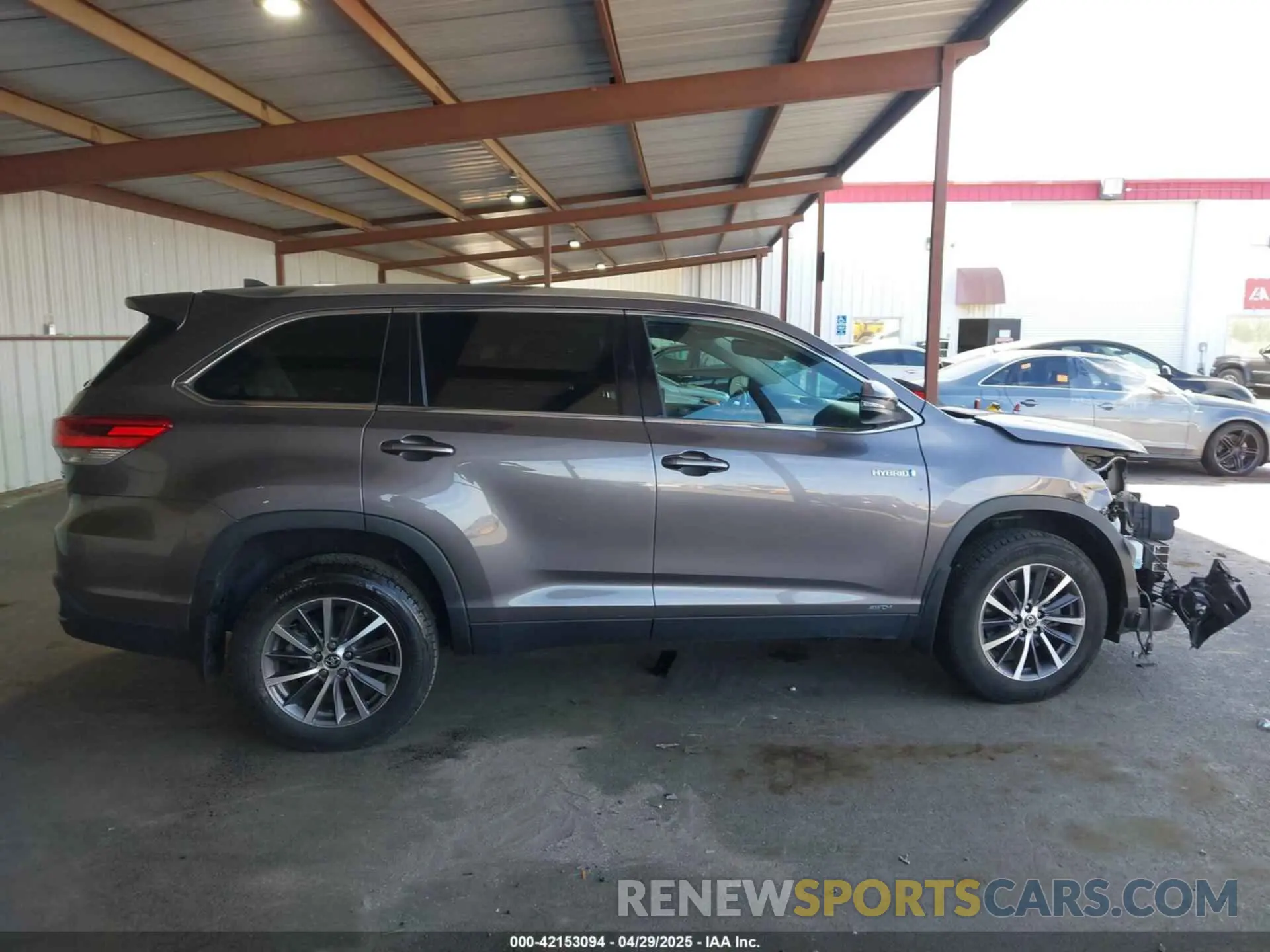 14 fotografías del automóvil dañado 5TDJGRFH2KS058824 TOYOTA HIGHLANDER HYBRID 2019
