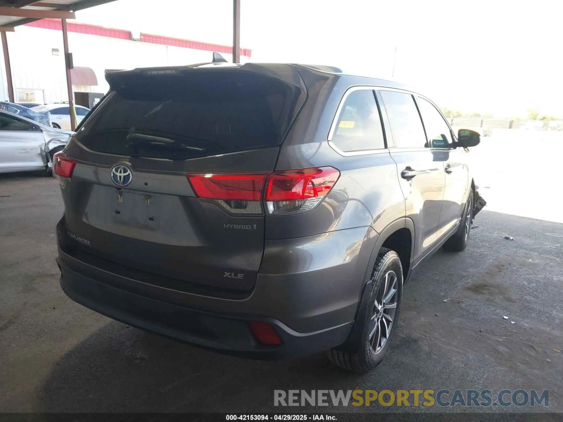 4 fotografías del automóvil dañado 5TDJGRFH2KS058824 TOYOTA HIGHLANDER HYBRID 2019
