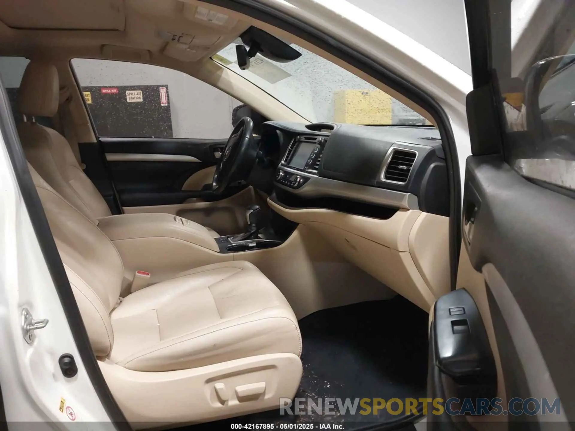 5 fotografías del automóvil dañado 5TDJGRFH3KS070254 TOYOTA HIGHLANDER HYBRID 2019