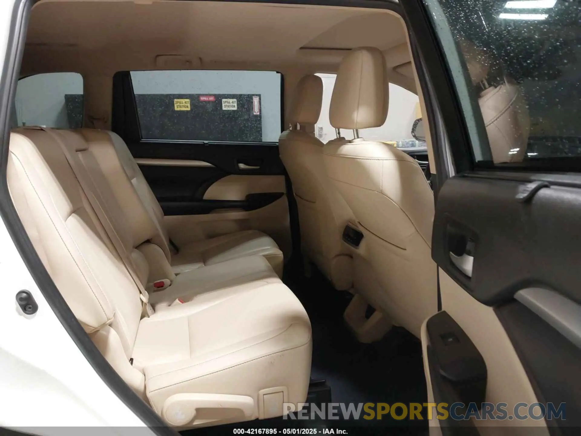 8 fotografías del automóvil dañado 5TDJGRFH3KS070254 TOYOTA HIGHLANDER HYBRID 2019