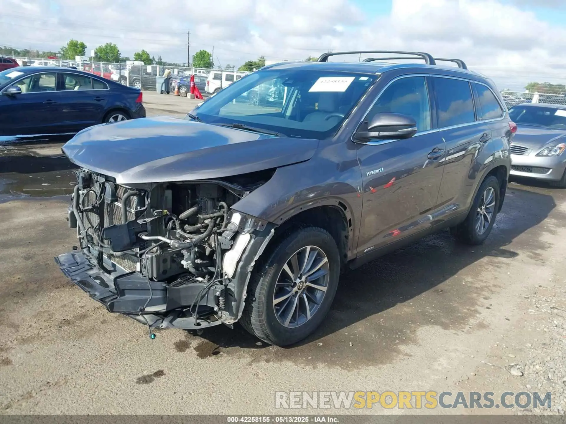 2 fotografías del automóvil dañado 5TDJGRFH6KS078946 TOYOTA HIGHLANDER HYBRID 2019